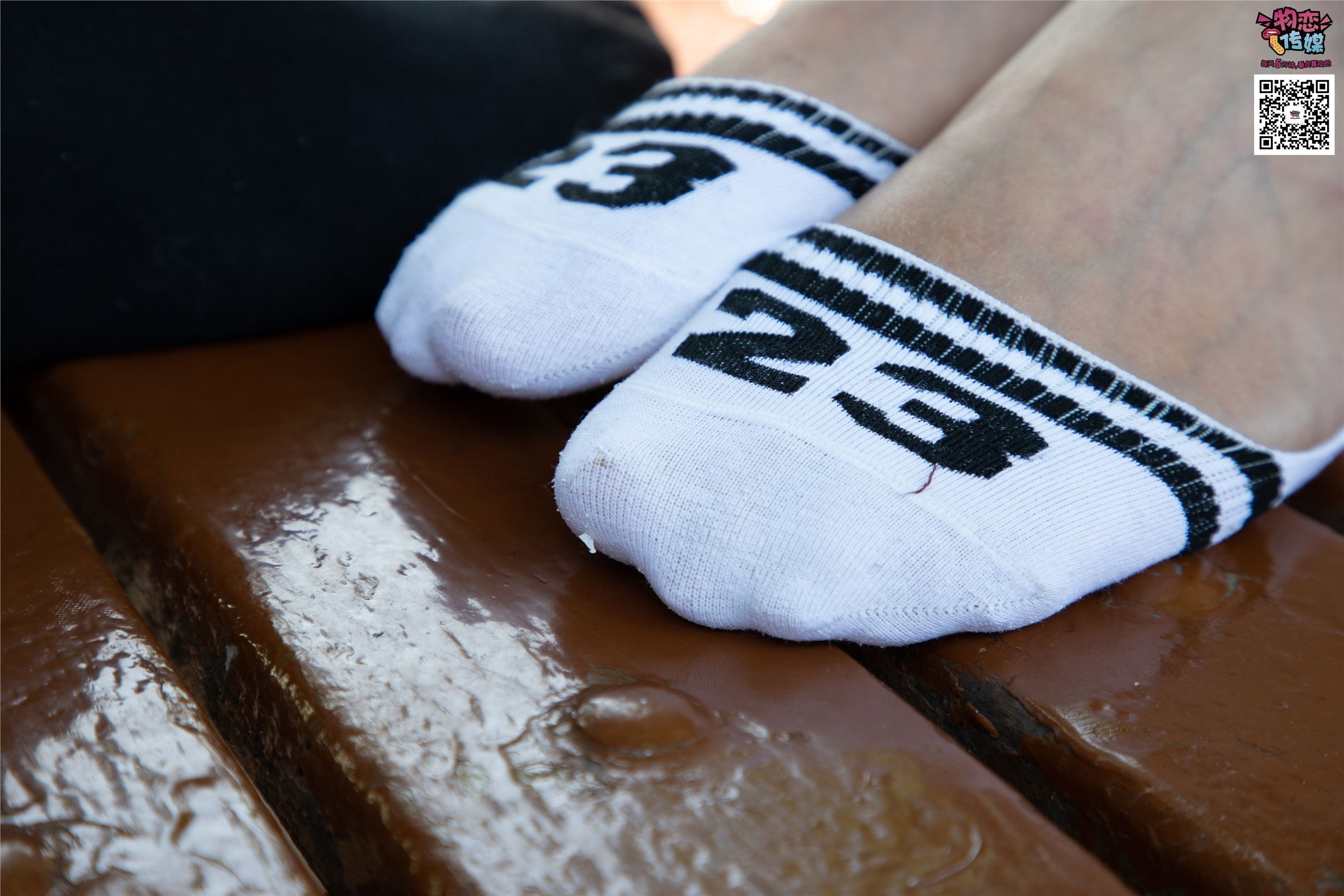 Material love media No.010 pure friendship, pure shoes and socks