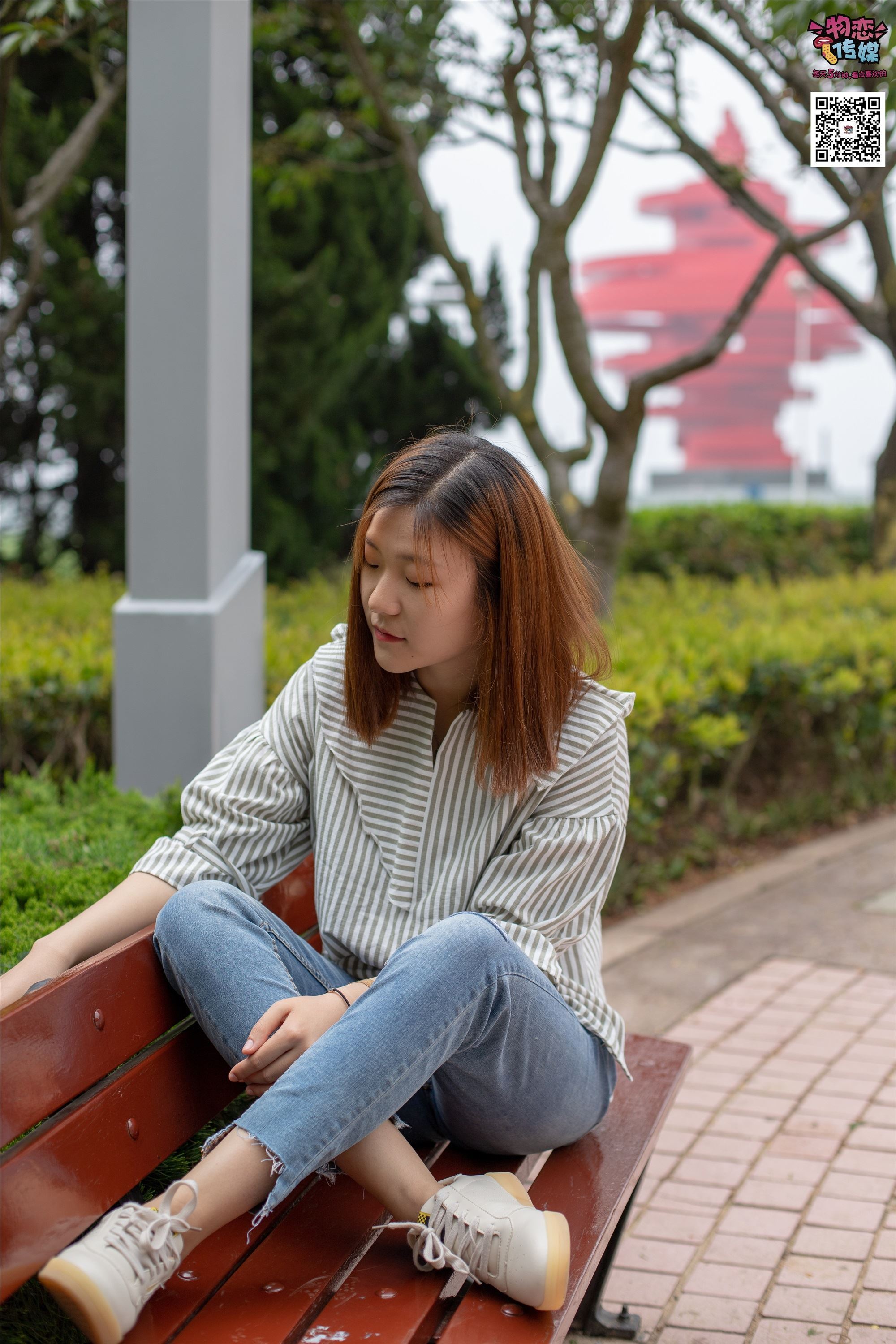 Love media No.014 high cold style of big sister Oh, small white shoes with pink boat socks