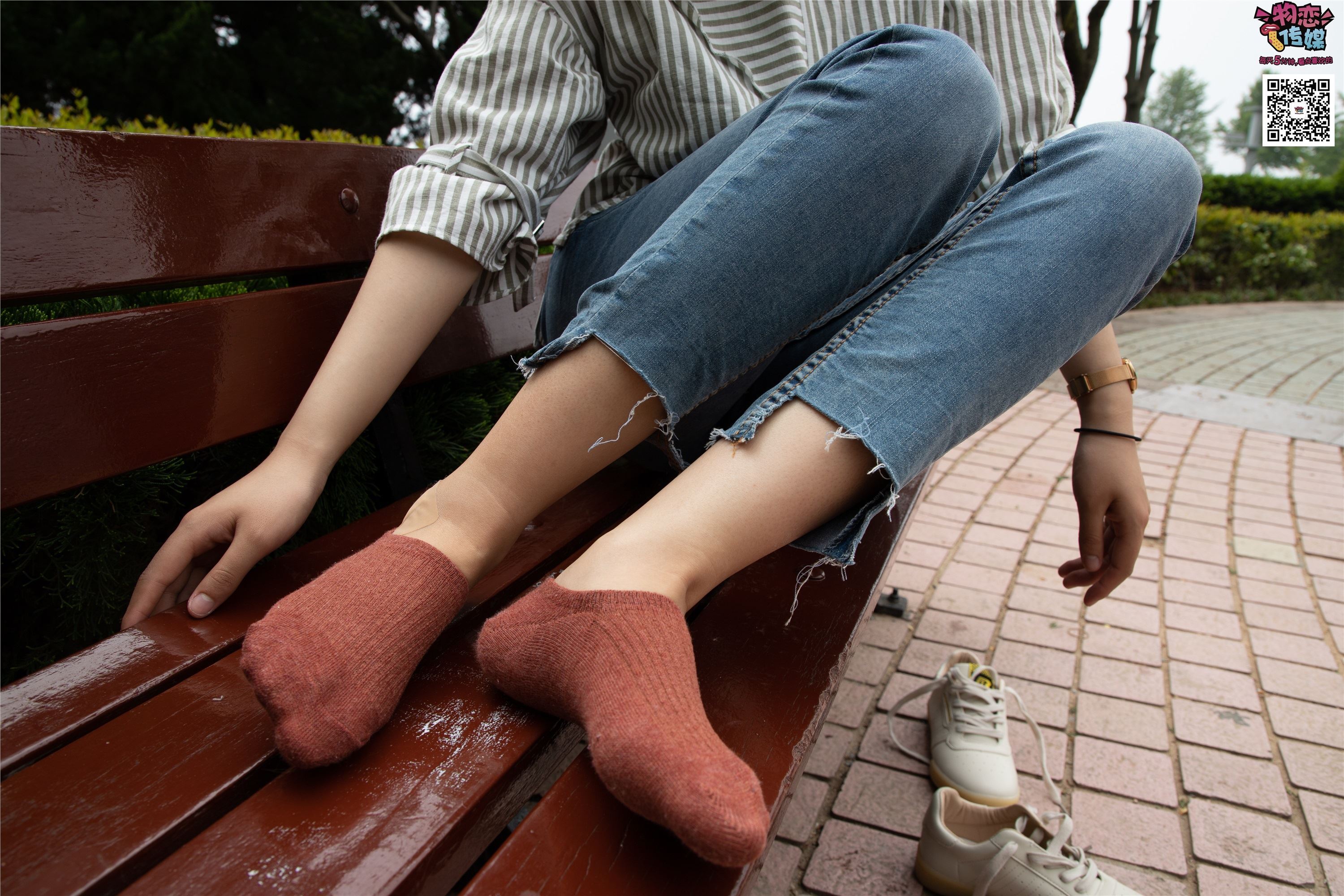 Love media No.014 high cold style of big sister Oh, small white shoes with pink boat socks