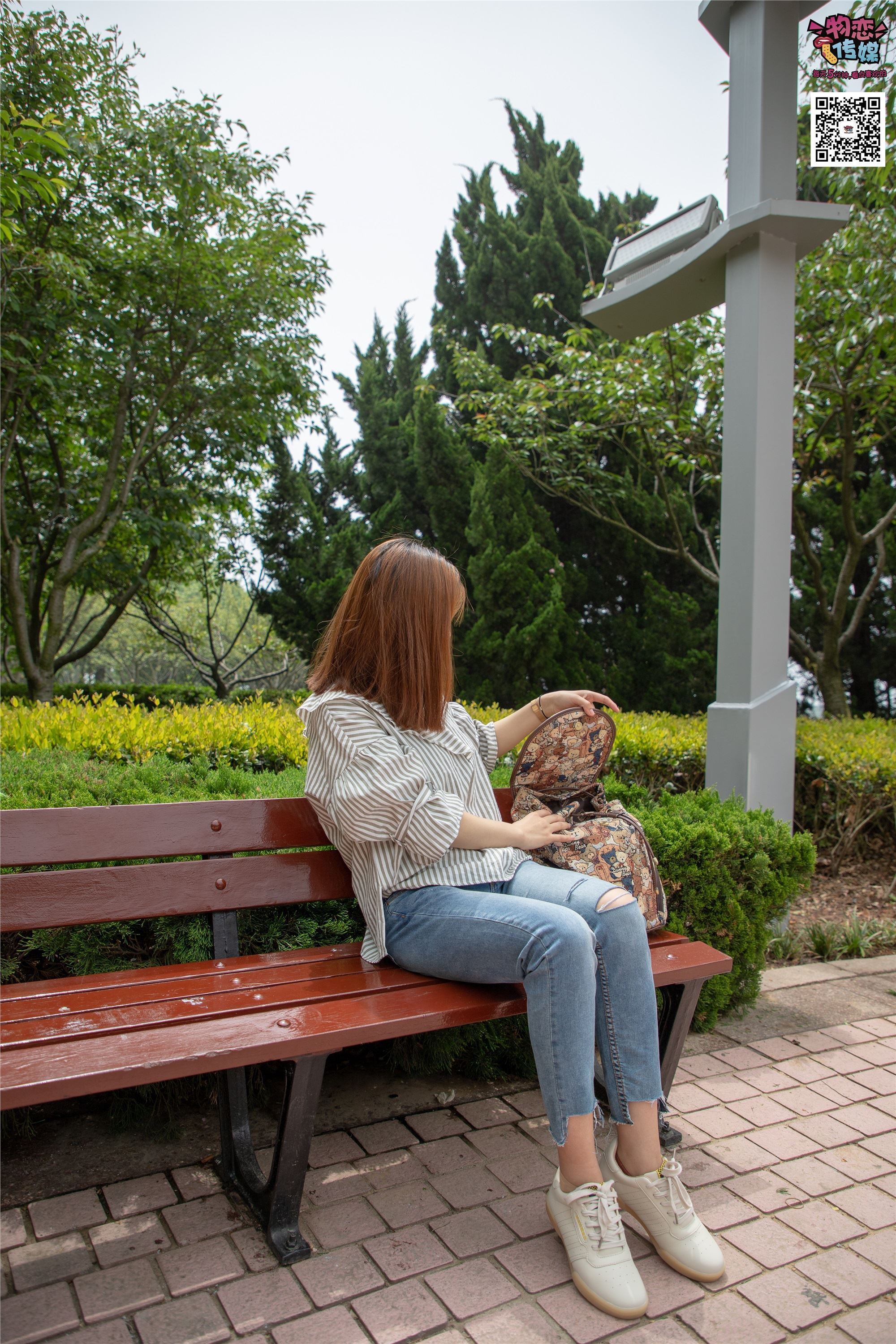 Love media No.014 high cold style of big sister Oh, small white shoes with pink boat socks