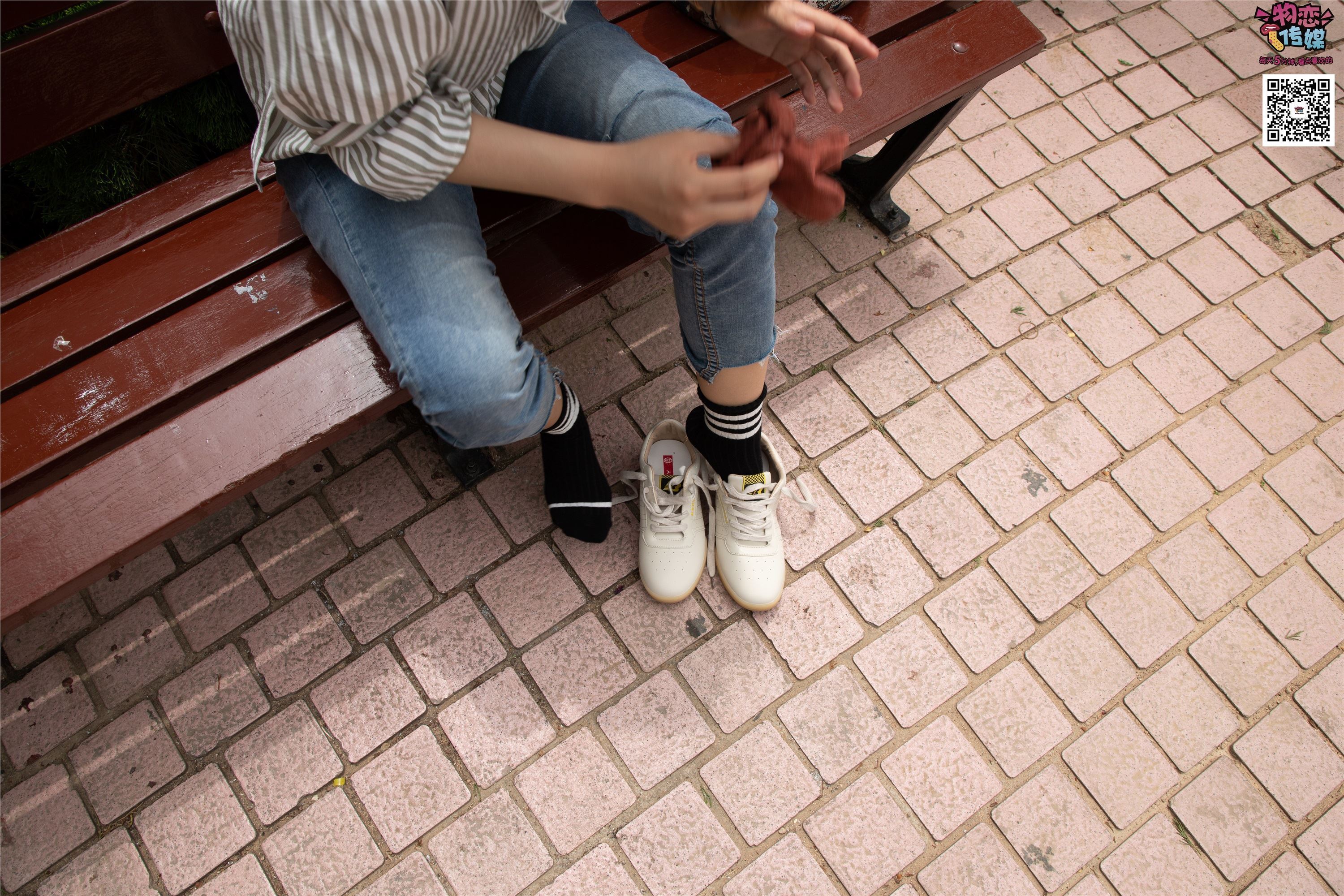 Love media No.014 high cold style of big sister Oh, small white shoes with pink boat socks