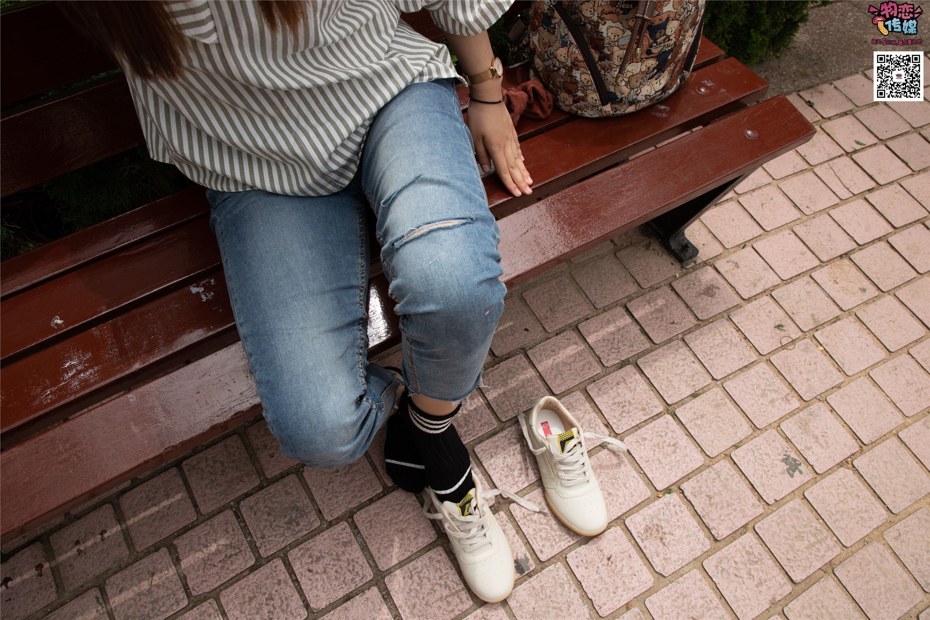 Love media No.014 high cold style of big sister Oh, small white shoes with pink boat socks