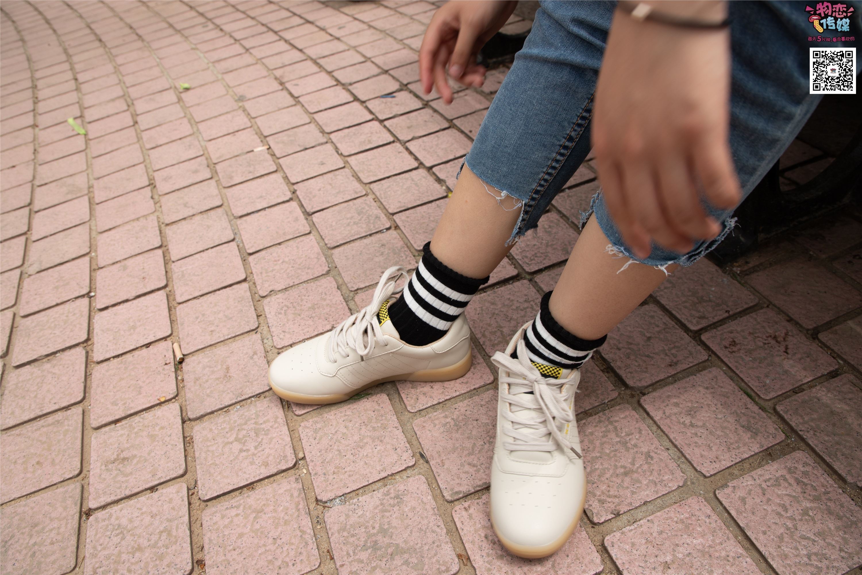 Love media No.014 high cold style of big sister Oh, small white shoes with pink boat socks