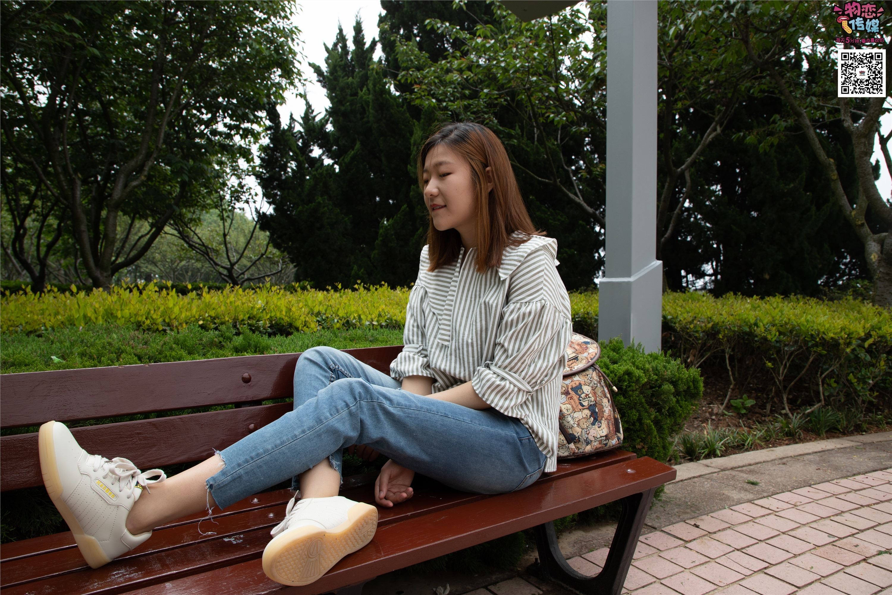 Love media No.014 high cold style of big sister Oh, small white shoes with pink boat socks