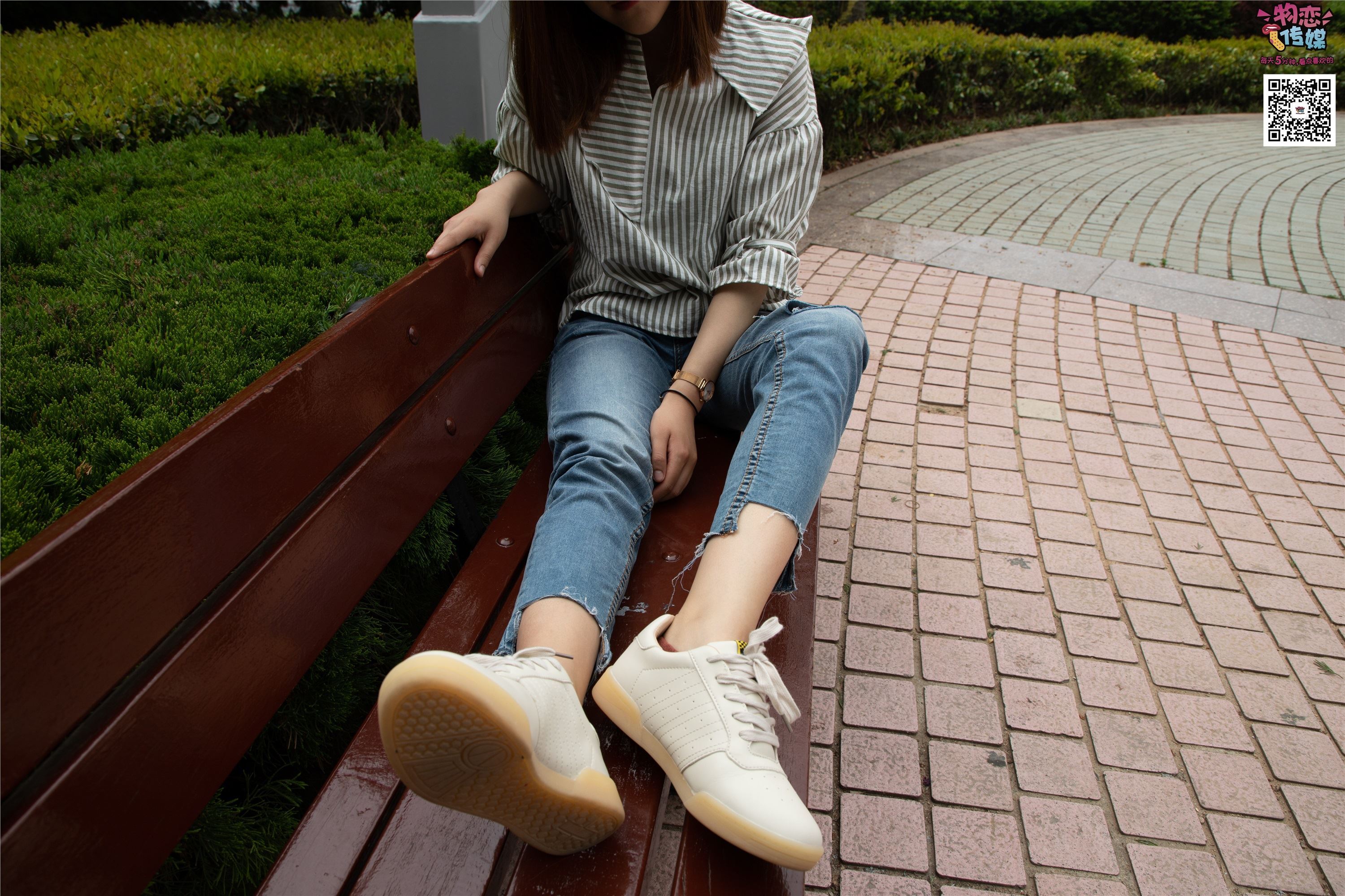 Love media No.014 high cold style of big sister Oh, small white shoes with pink boat socks