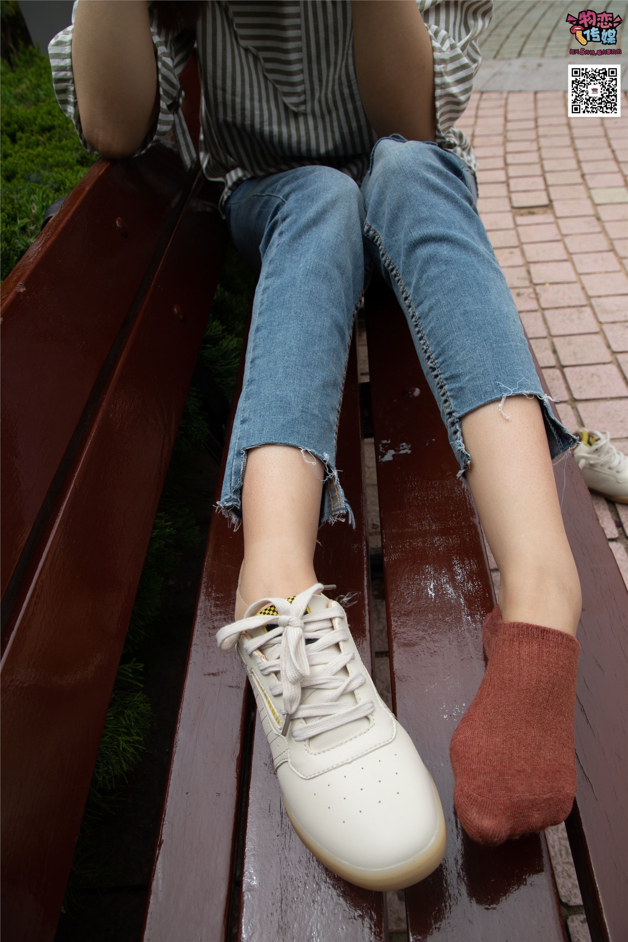 Love media No.014 high cold style of big sister Oh, small white shoes with pink boat socks