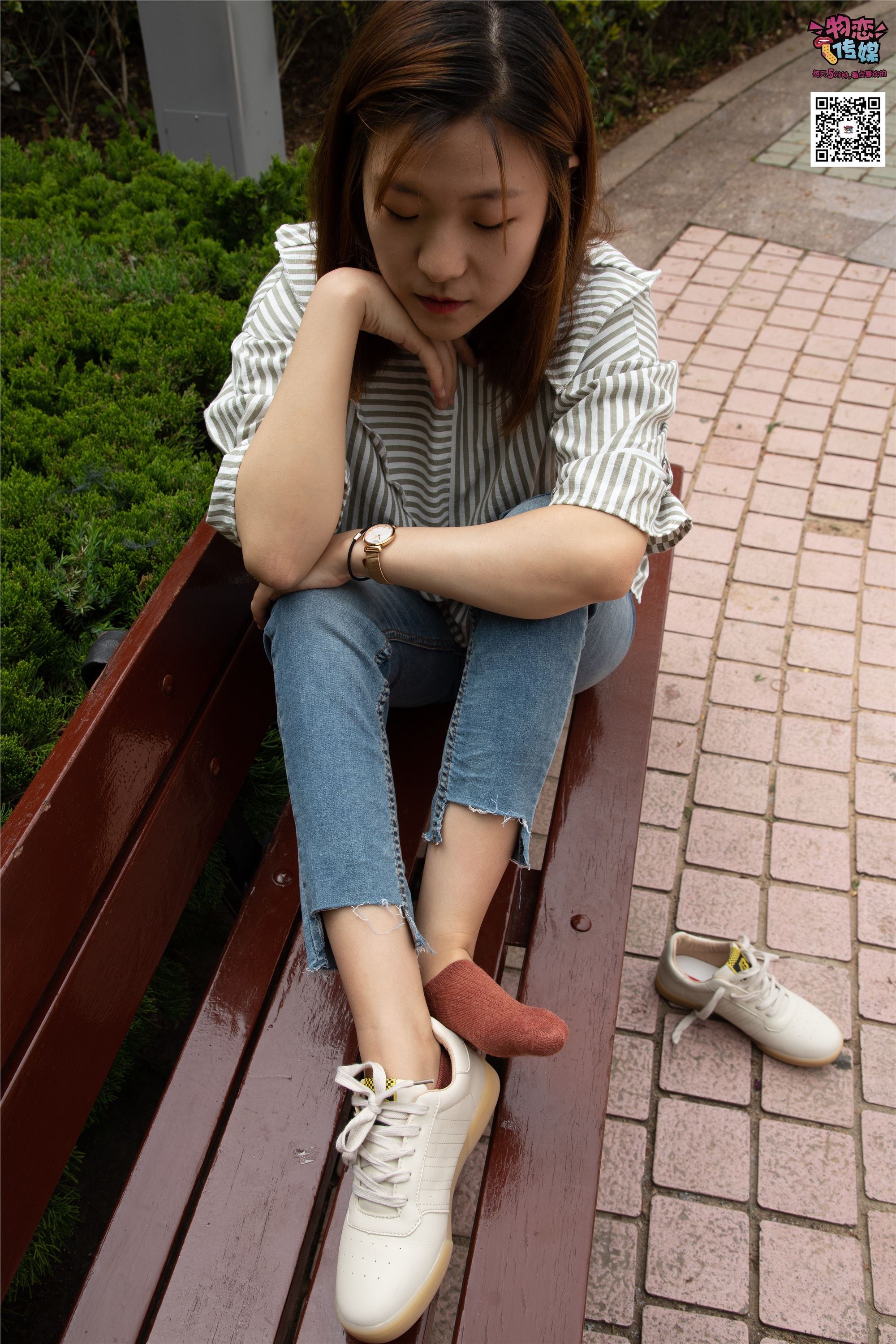 Love media No.014 high cold style of big sister Oh, small white shoes with pink boat socks