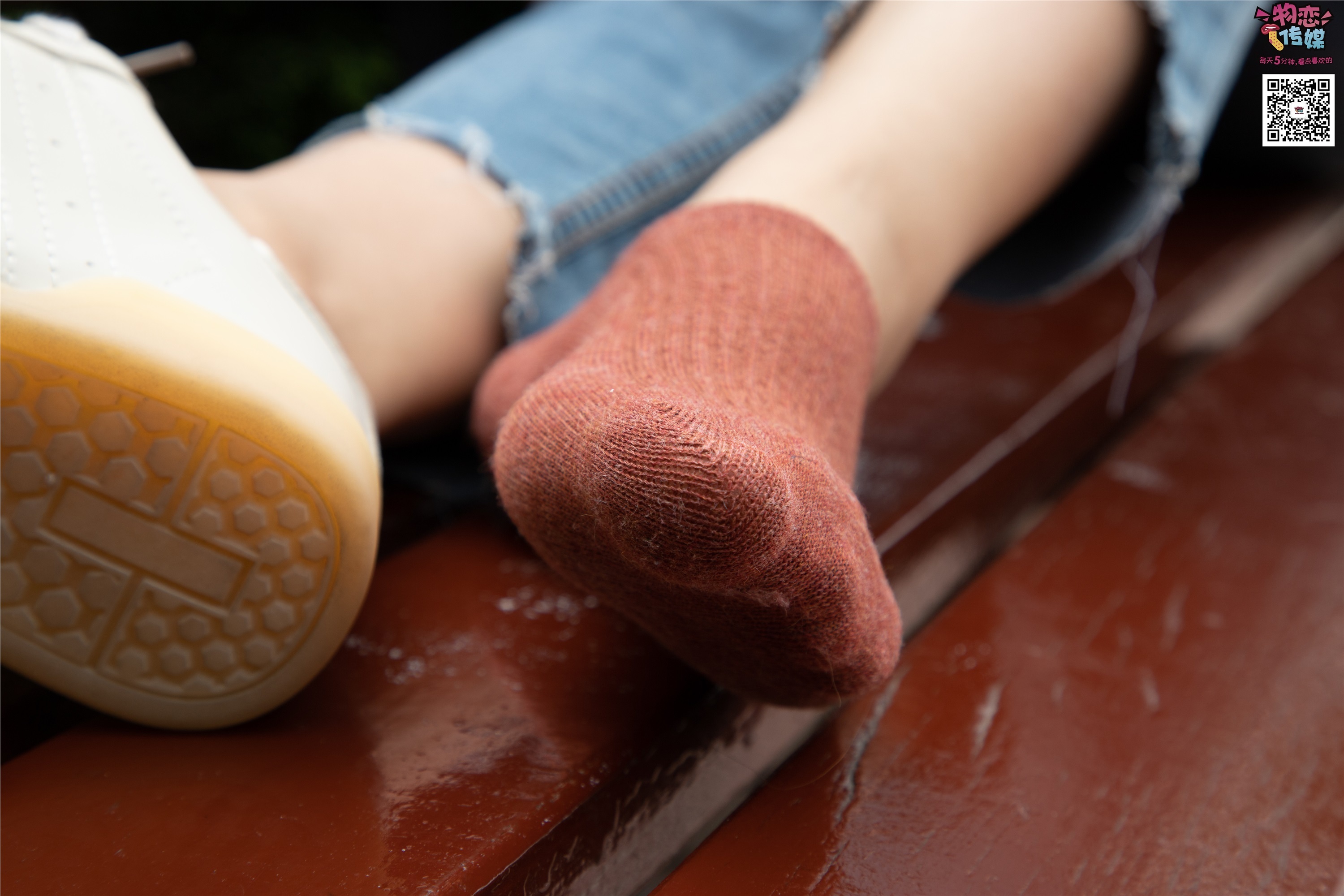 Love media No.014 high cold style of big sister Oh, small white shoes with pink boat socks