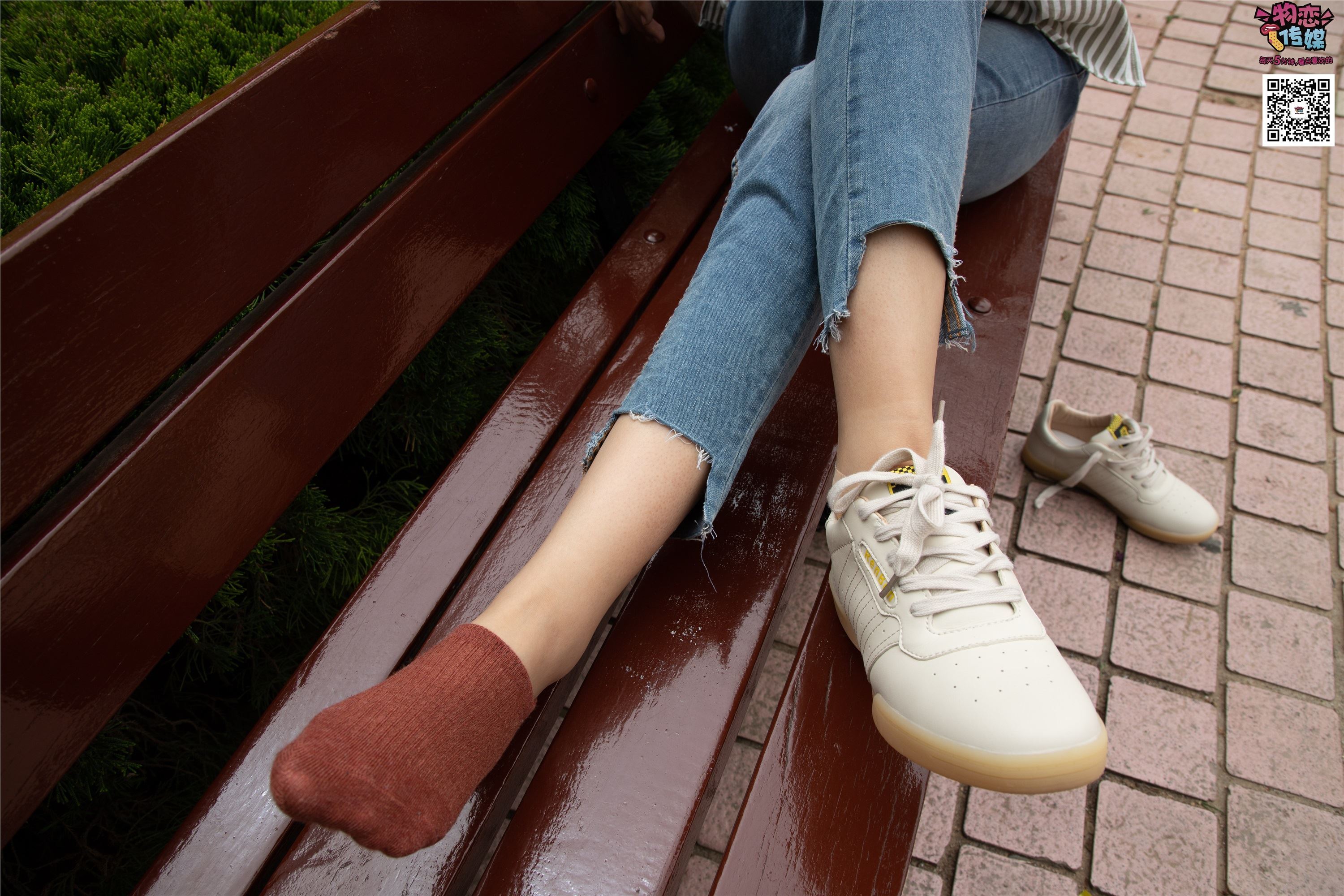 Love media No.014 high cold style of big sister Oh, small white shoes with pink boat socks