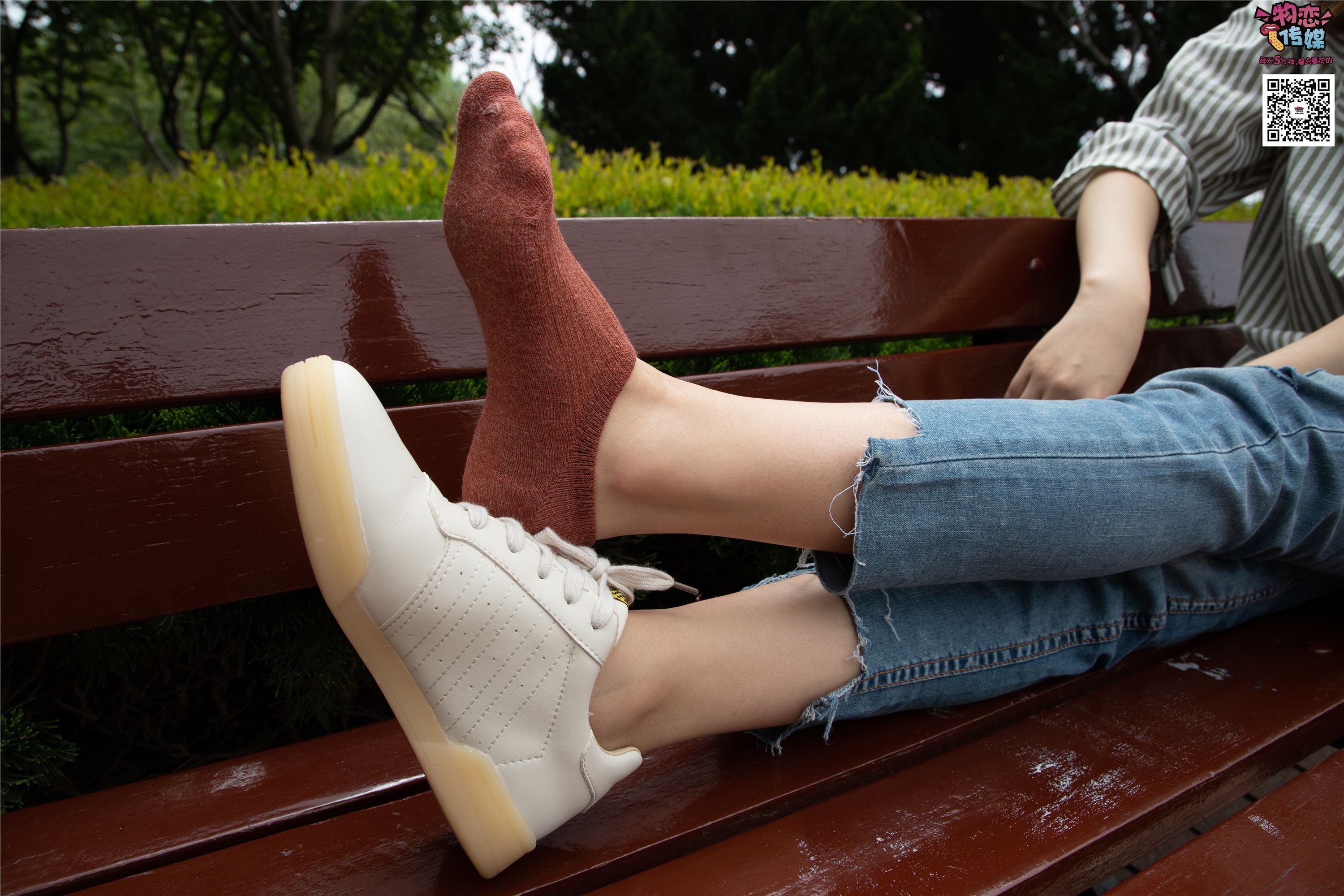 Love media No.014 high cold style of big sister Oh, small white shoes with pink boat socks