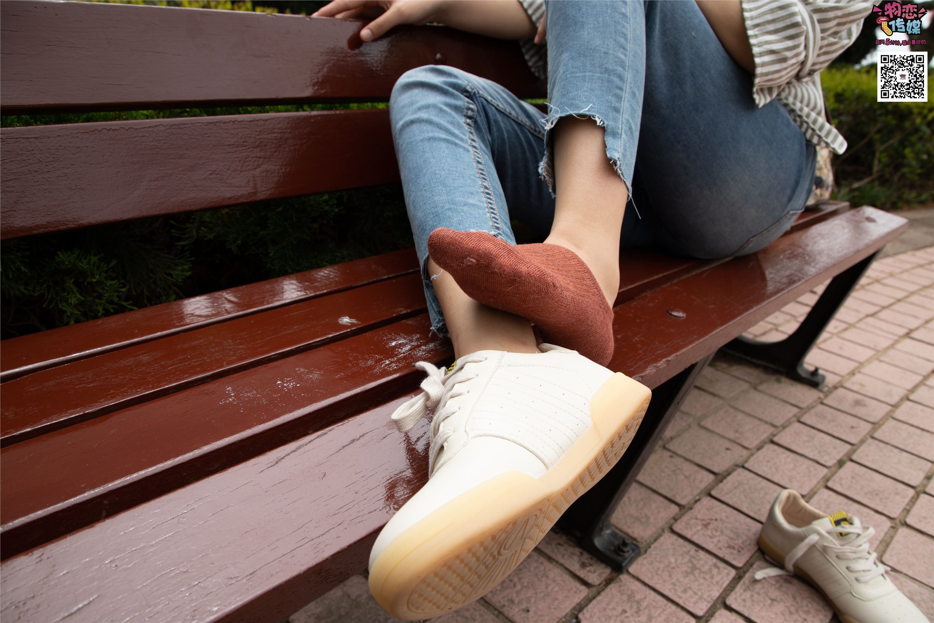 Love media No.014 high cold style of big sister Oh, small white shoes with pink boat socks