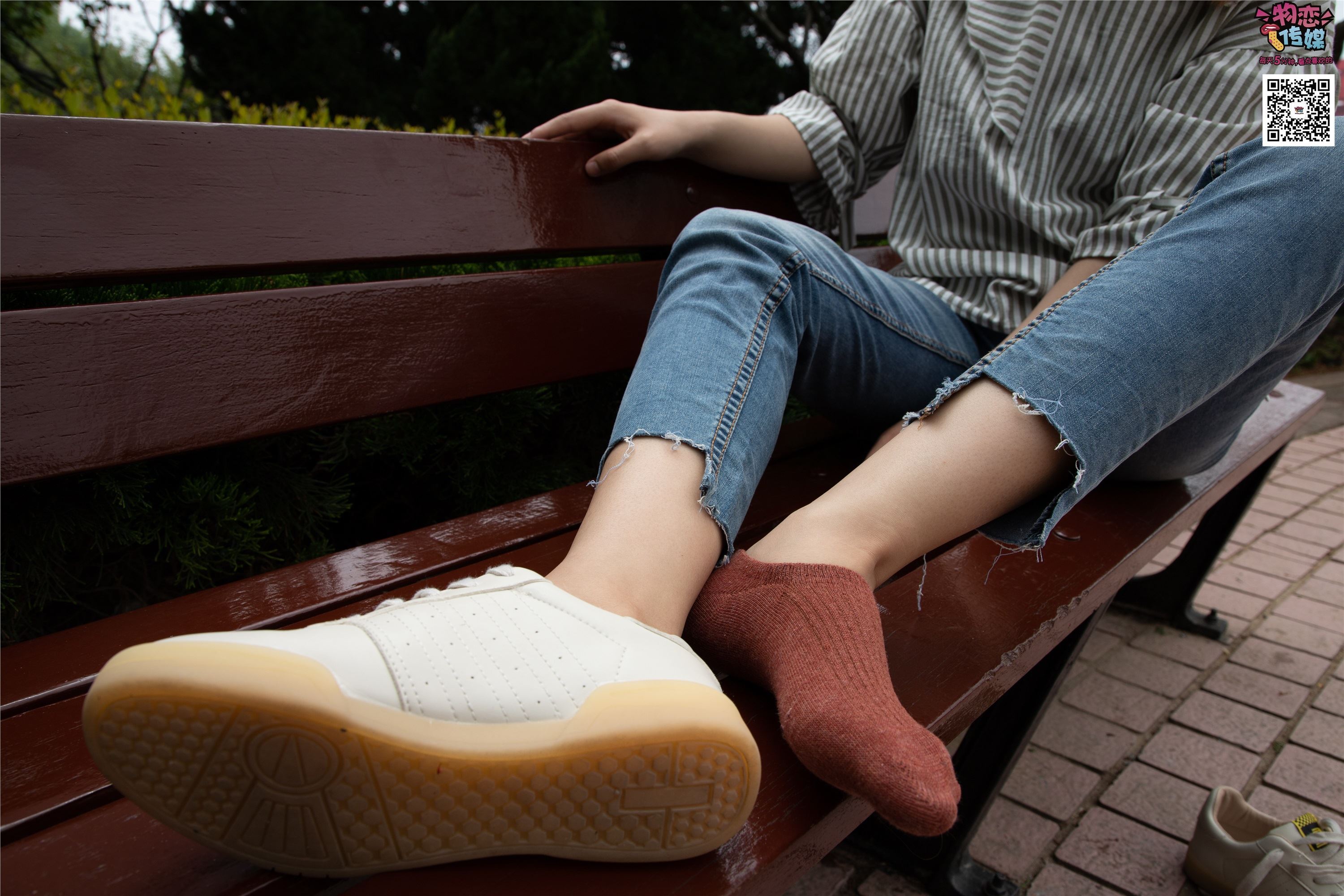 Love media No.014 high cold style of big sister Oh, small white shoes with pink boat socks