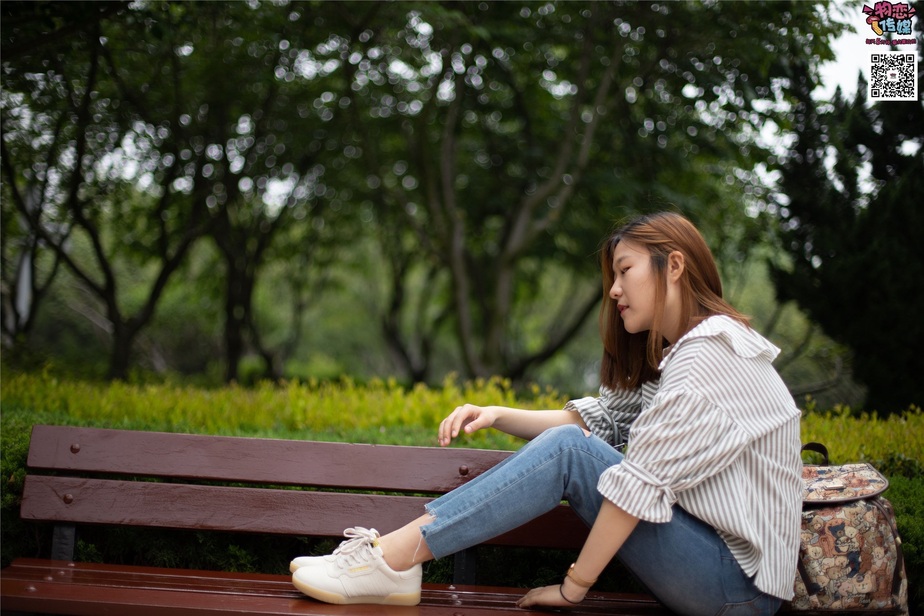 Love media No.014 high cold style of big sister Oh, small white shoes with pink boat socks