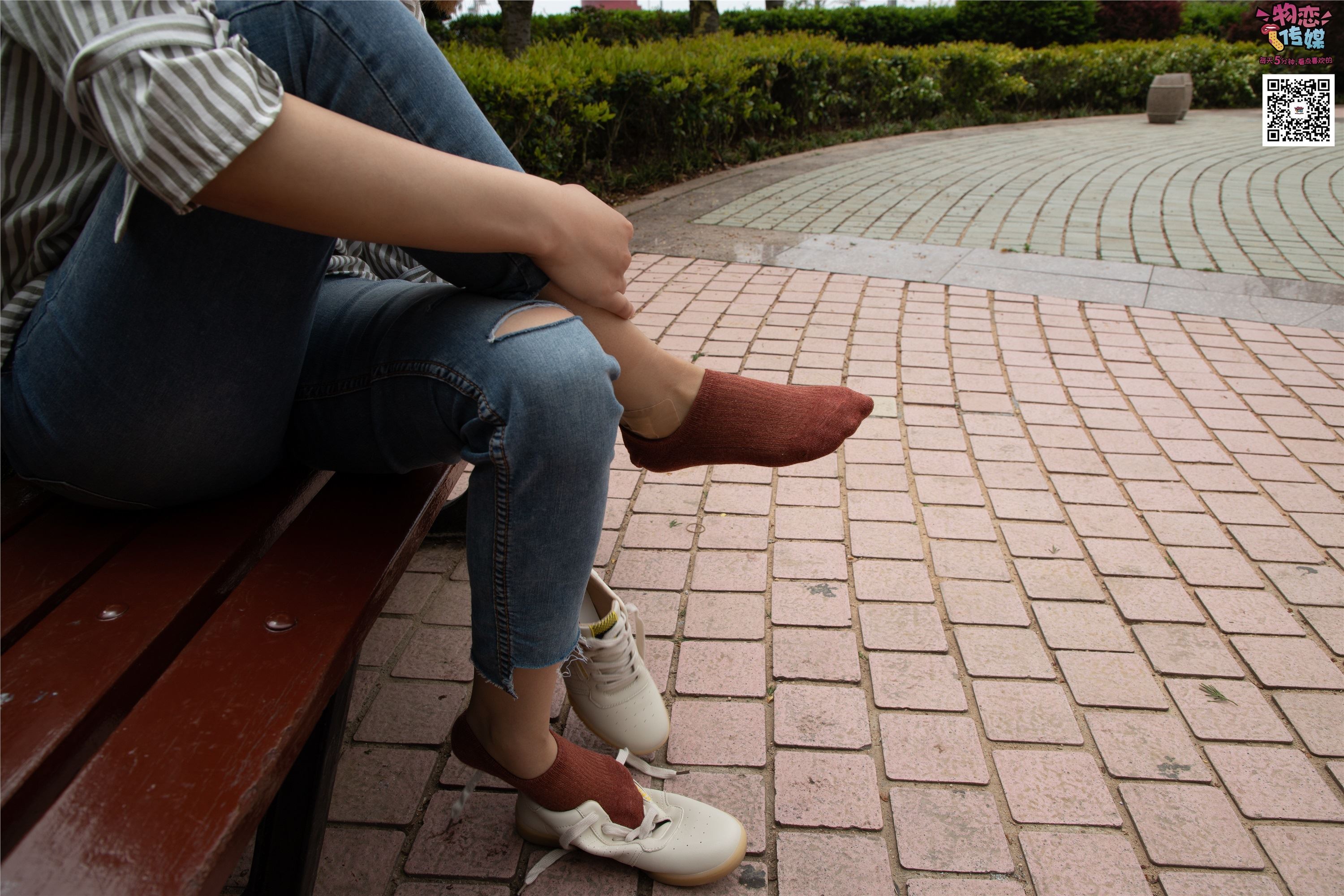 Love media No.014 high cold style of big sister Oh, small white shoes with pink boat socks