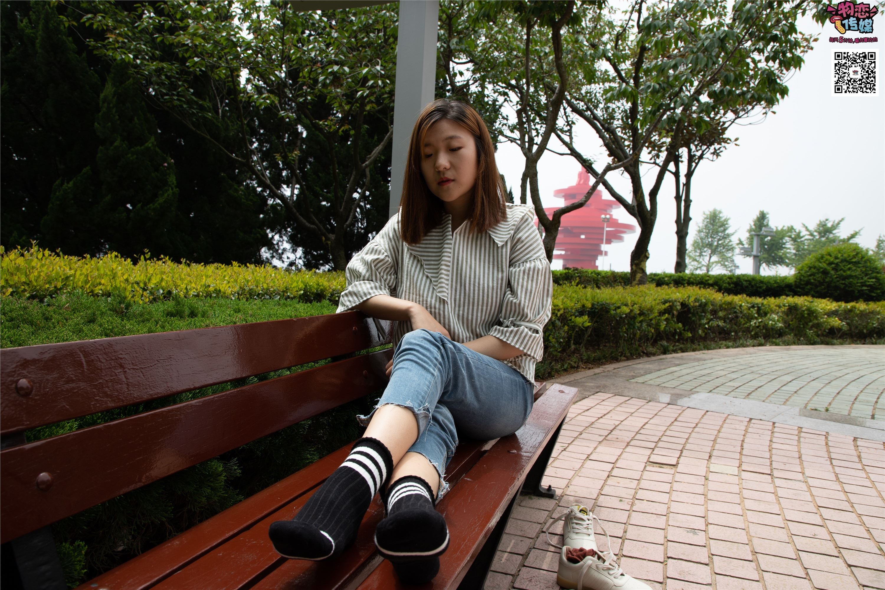 Love media No.014 high cold style of big sister Oh, small white shoes with pink boat socks