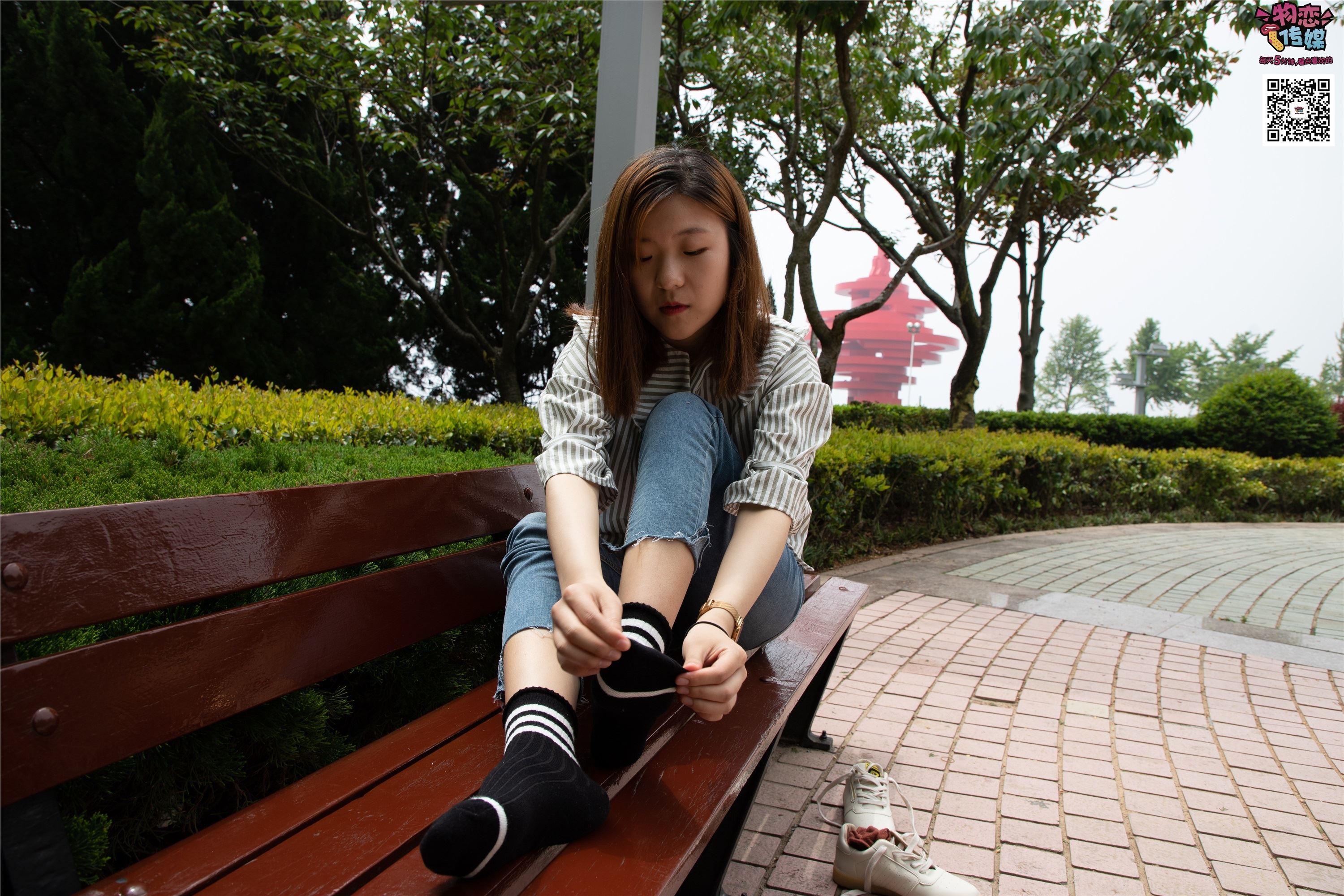 Love media No.014 high cold style of big sister Oh, small white shoes with pink boat socks