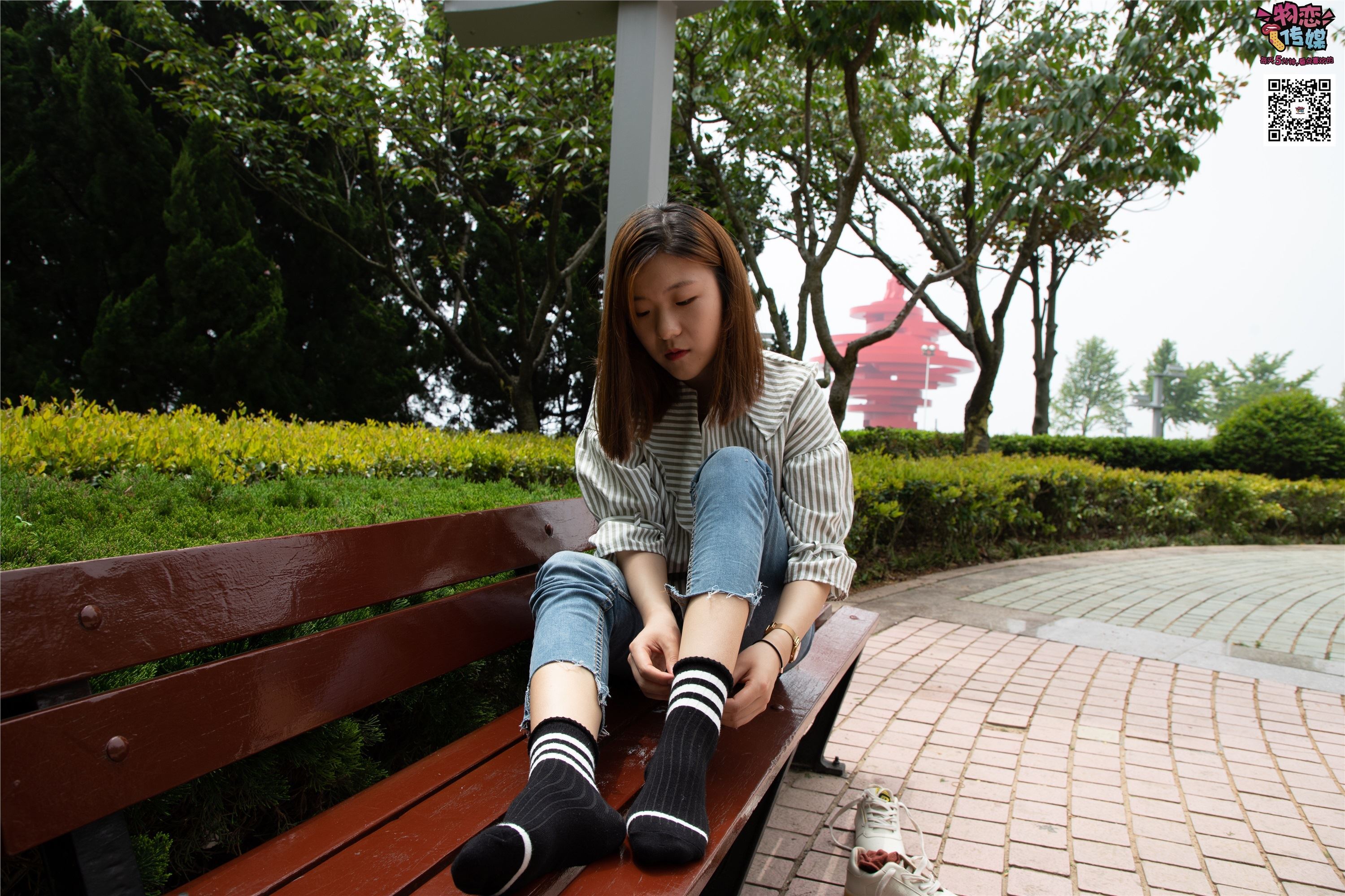 Love media No.014 high cold style of big sister Oh, small white shoes with pink boat socks