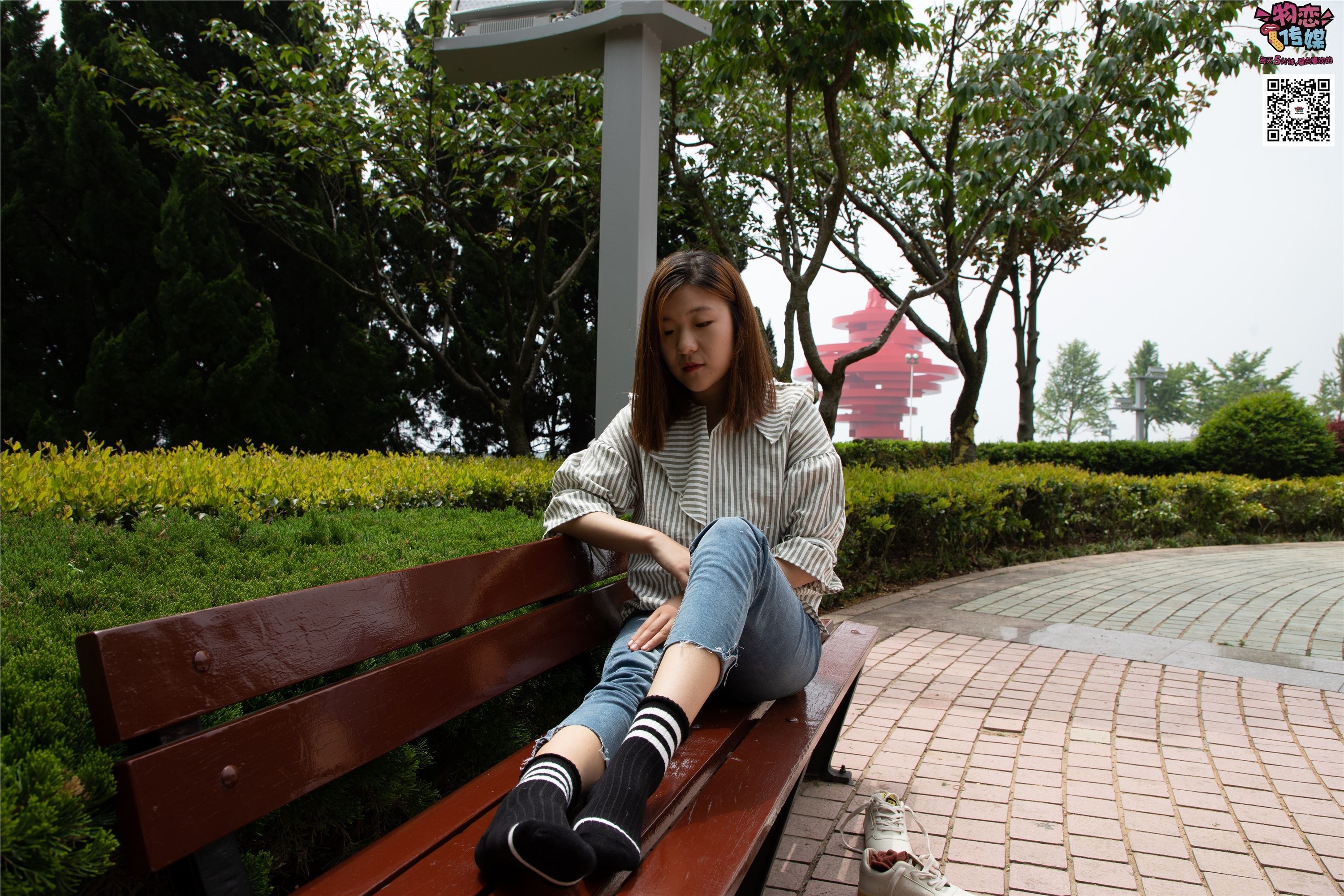 Love media No.014 high cold style of big sister Oh, small white shoes with pink boat socks