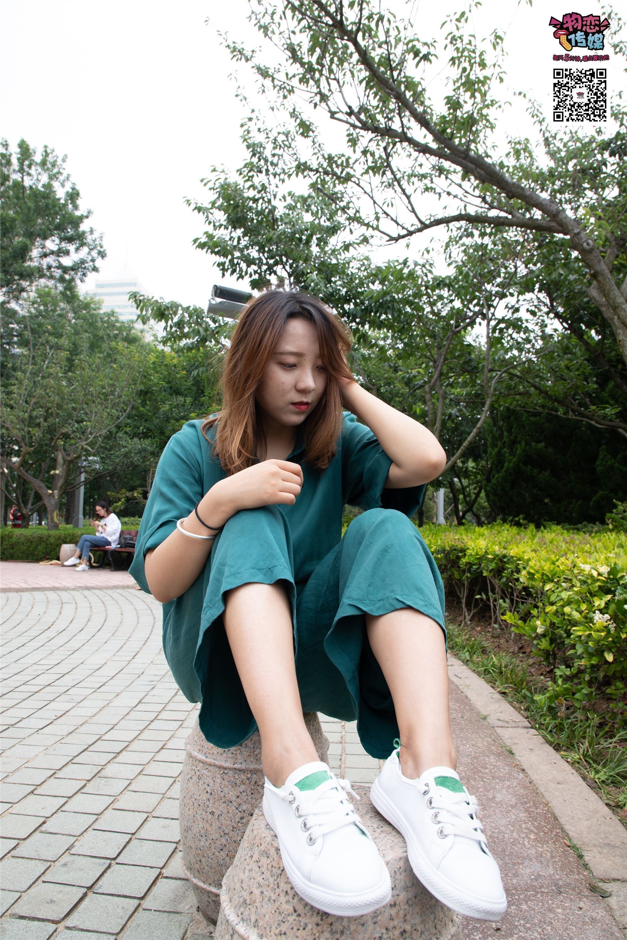 Love media no.019, the real Miss Qingdao, oh, white board shoes with white boat socks