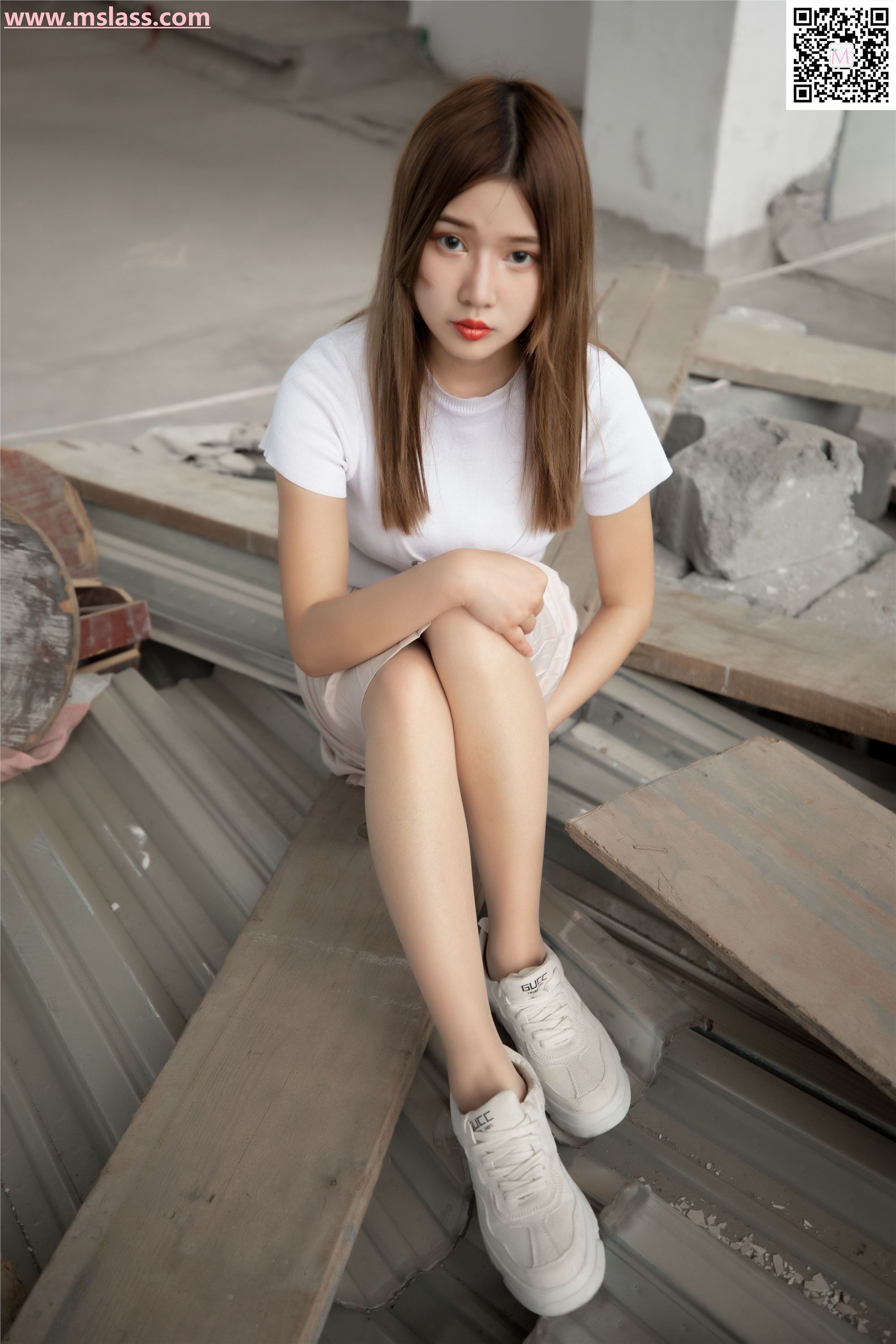Mslass dream silk goddess August 29, 2019 vol.045 small white shoes in ruins on New Year's Eve