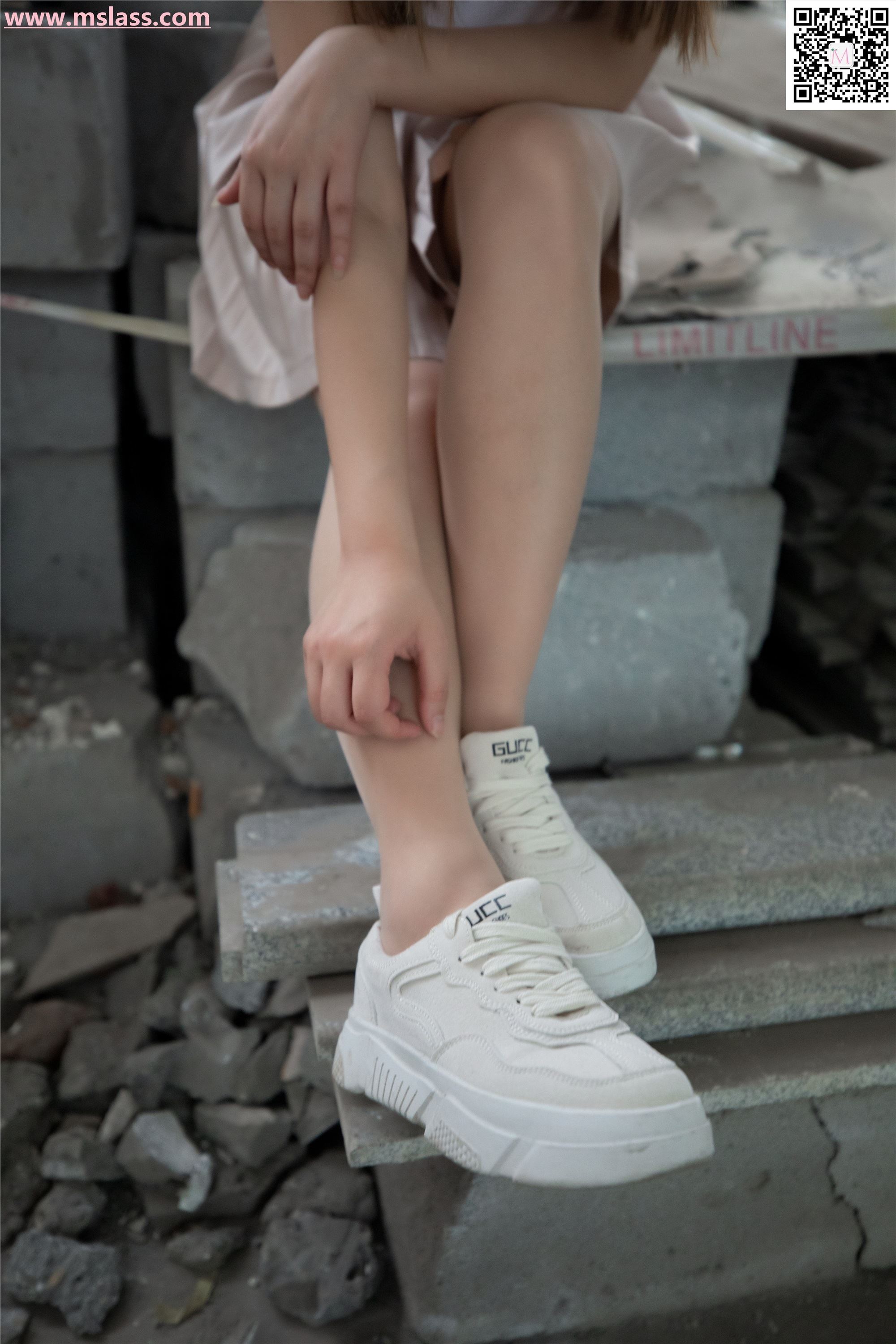 Mslass dream silk goddess August 29, 2019 vol.045 small white shoes in ruins on New Year's Eve