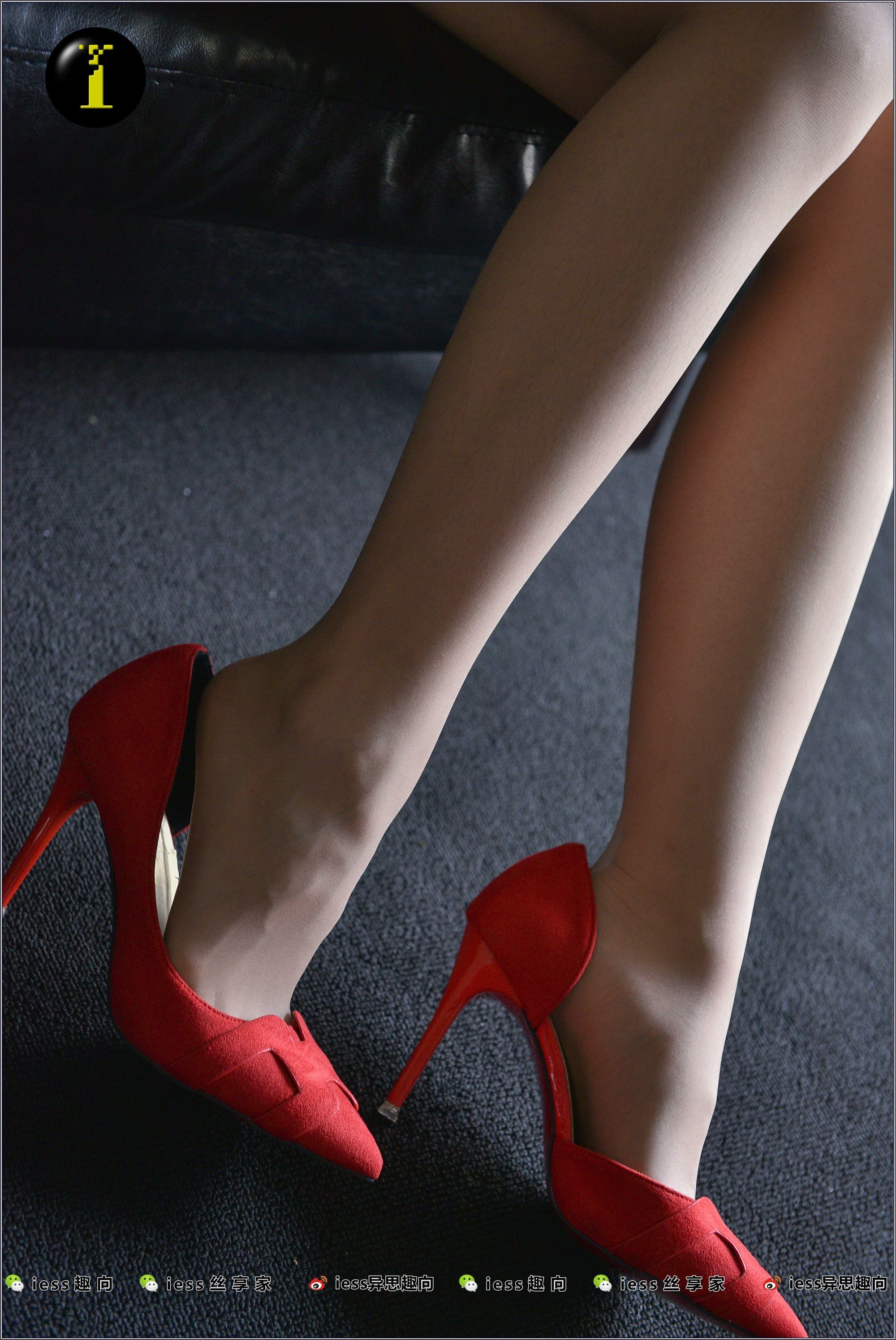 IESS fun  amp; Wisdom Collection 012 - warm red high heels B - close up