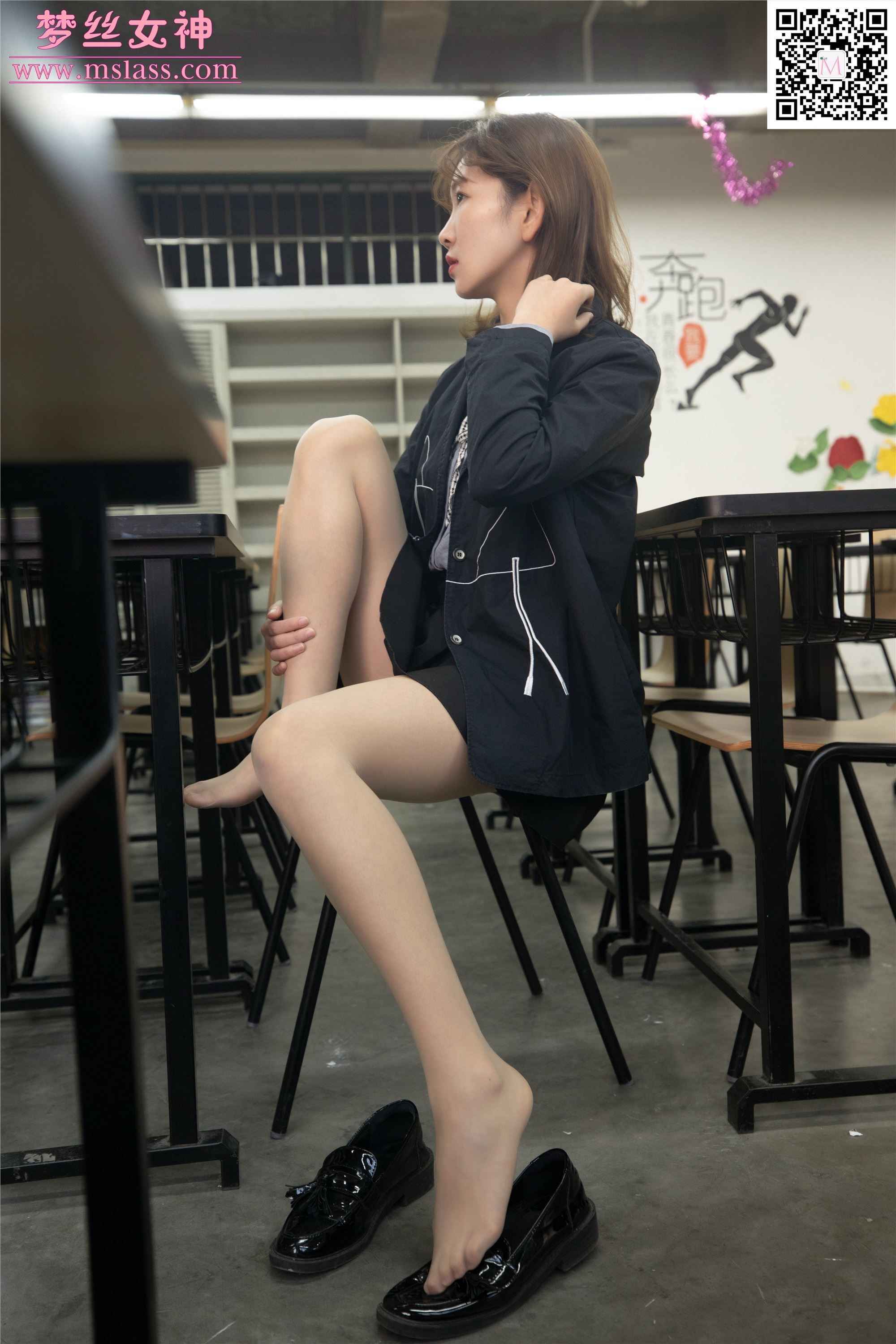 MSLASS梦丝女神 2019-11-15 Vol.069 周雨 纯洁的丝袜学妹