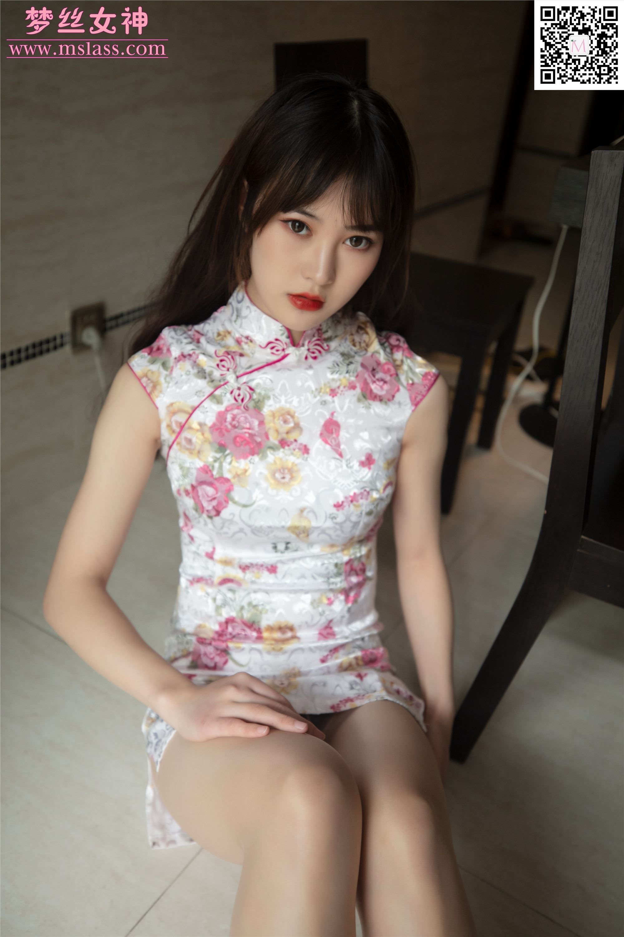 MSLASS梦丝女神 2019-11-17 Vol.070 小唐嫣 旗袍下的包裹