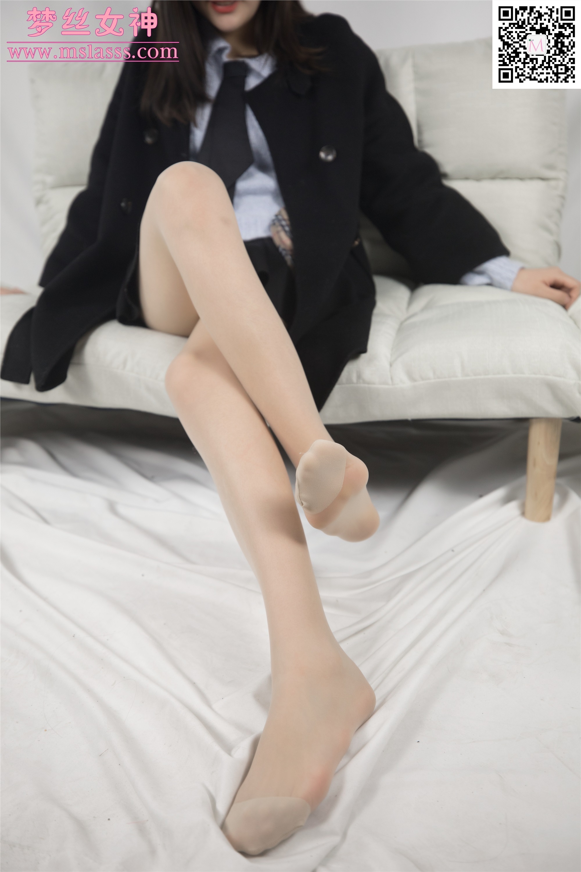 MSLASS梦丝女神 2020-01-07 Vol.088 小盐 黑风衣下的美腿