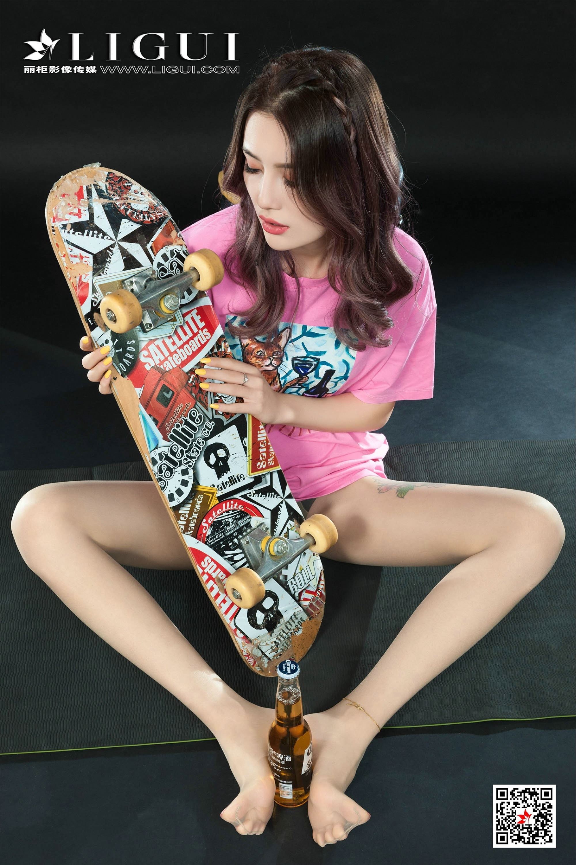 Ligui cabinet 2020.10.14 skateboard girl