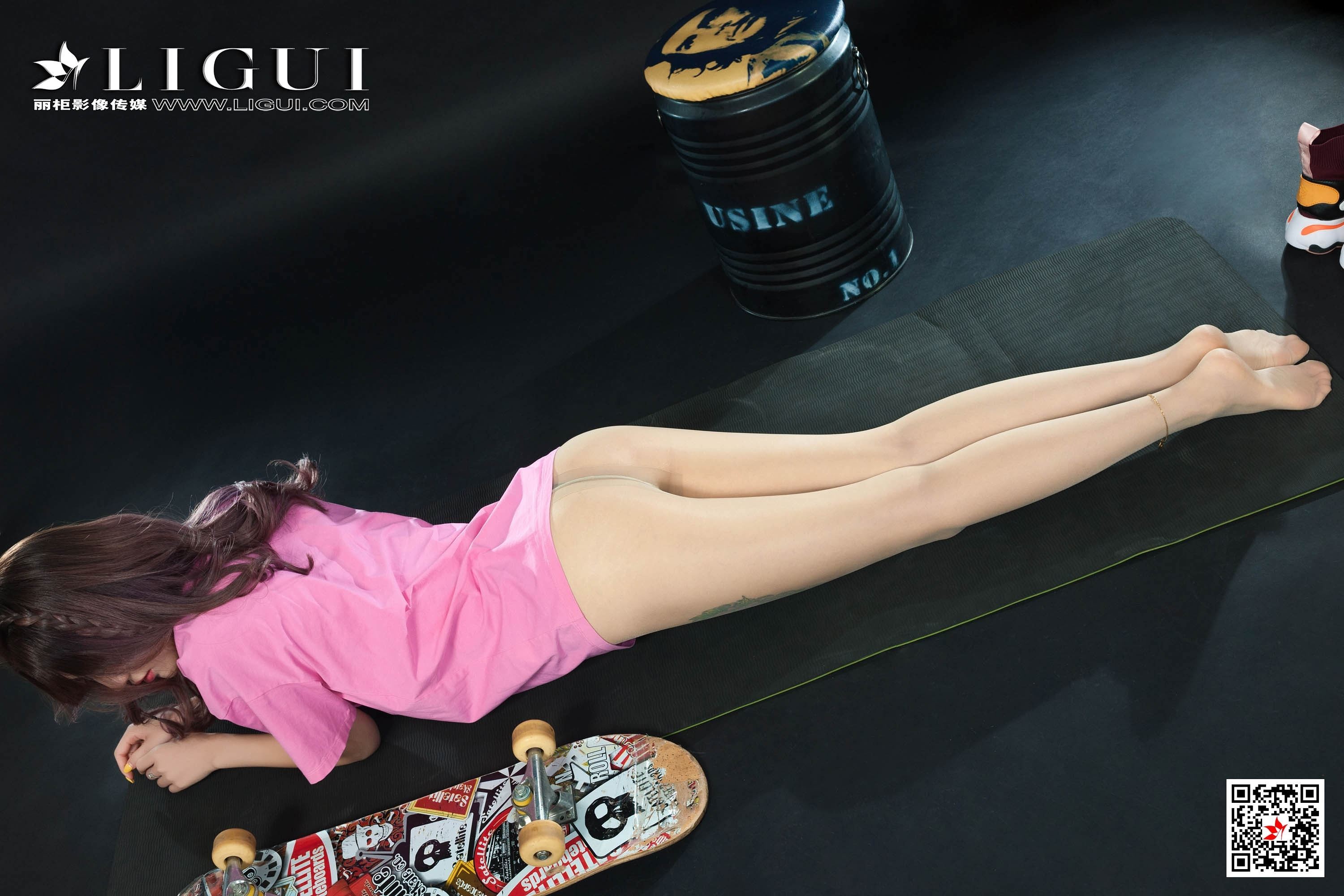 Ligui cabinet 2020.10.14 skateboard girl