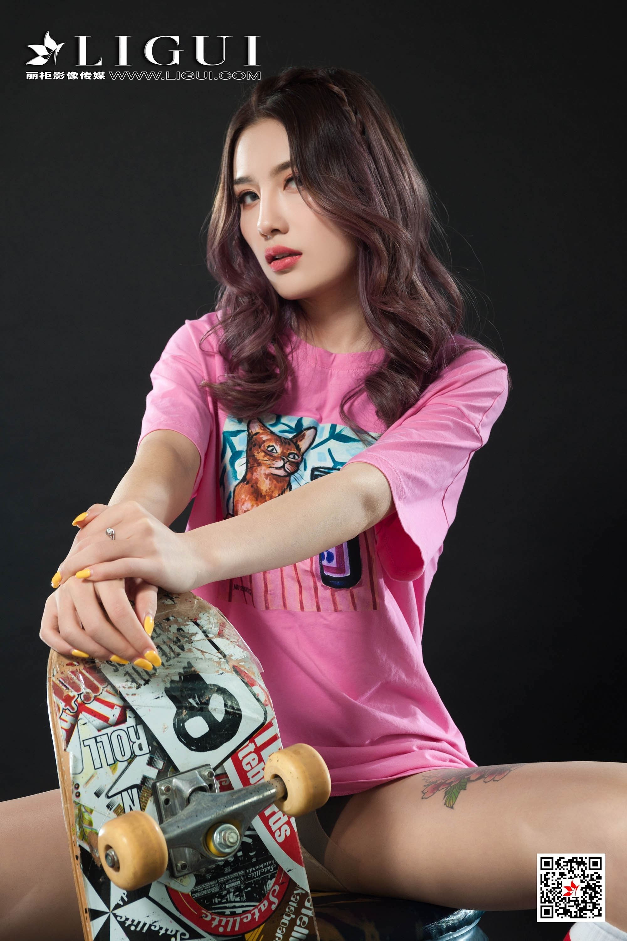 Ligui cabinet 2020.10.14 skateboard girl