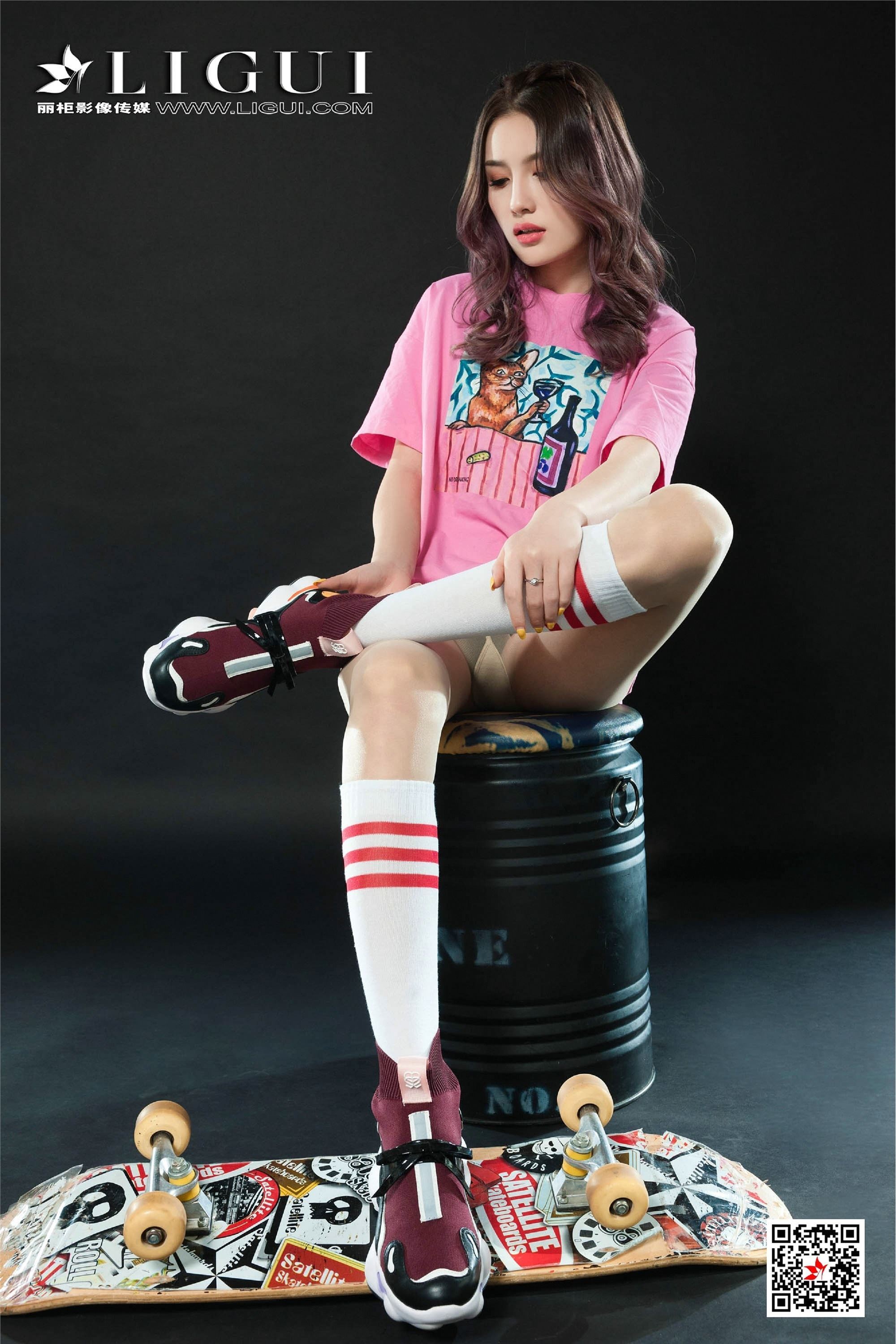 Ligui cabinet 2020.10.14 skateboard girl