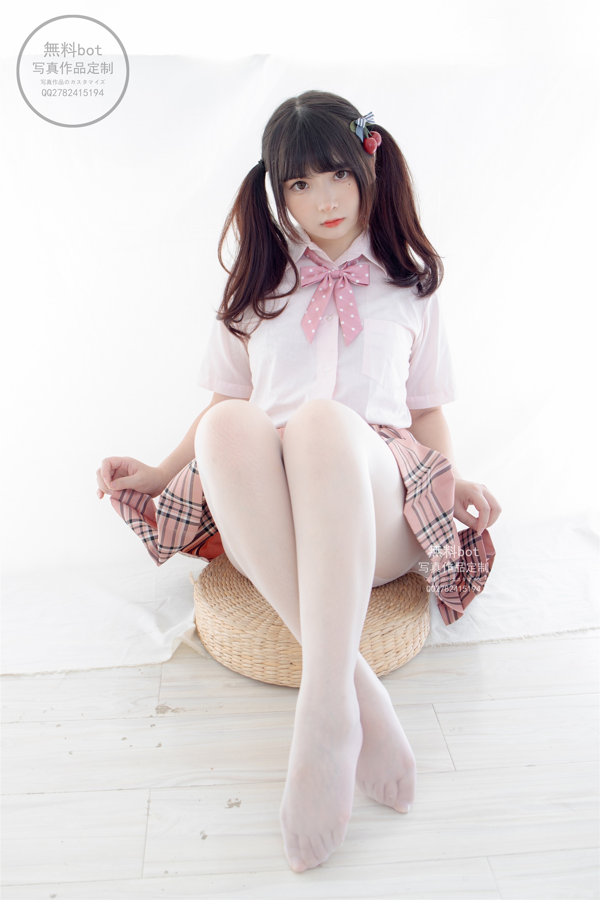 Rose foot photo of Senluo group no material-001 JK plaid skirt