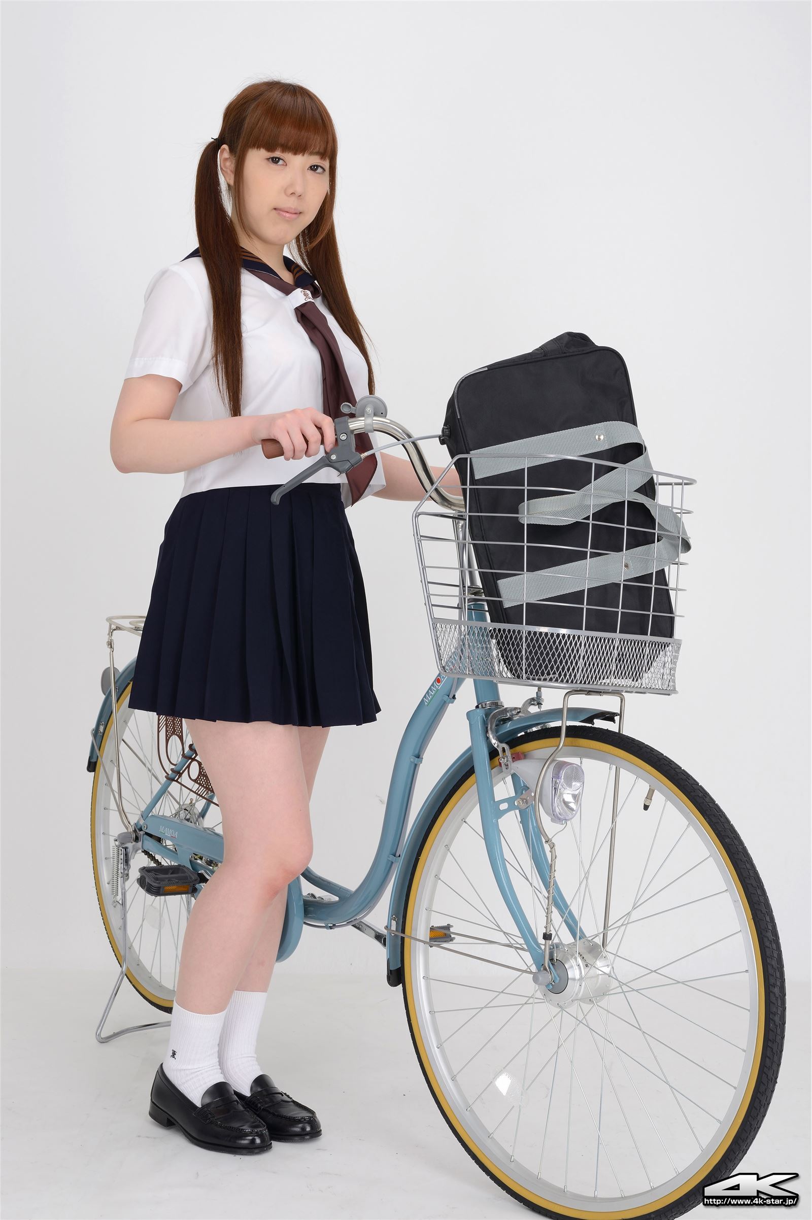 [4K-STAR]2017.12.06 Rumi Kayama 香山ルミ Uniforms and bicycles