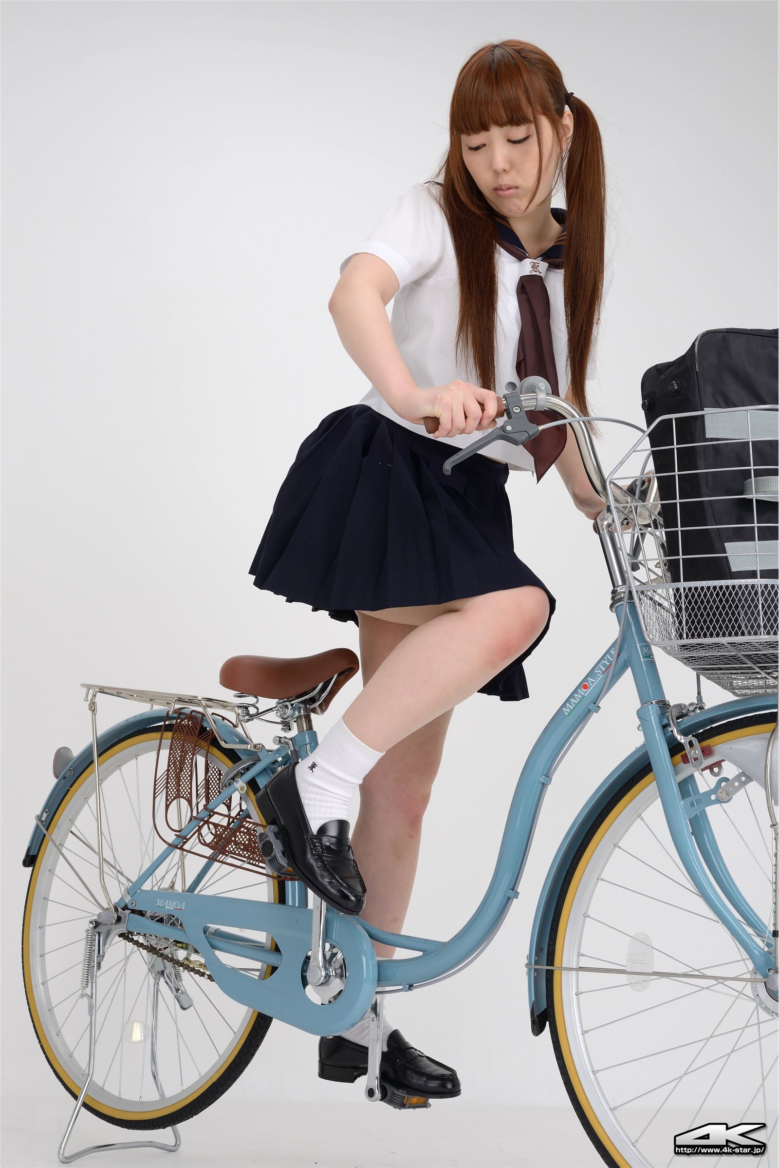 [4K-STAR]2017.12.06 Rumi Kayama 香山ルミ Uniforms and bicycles