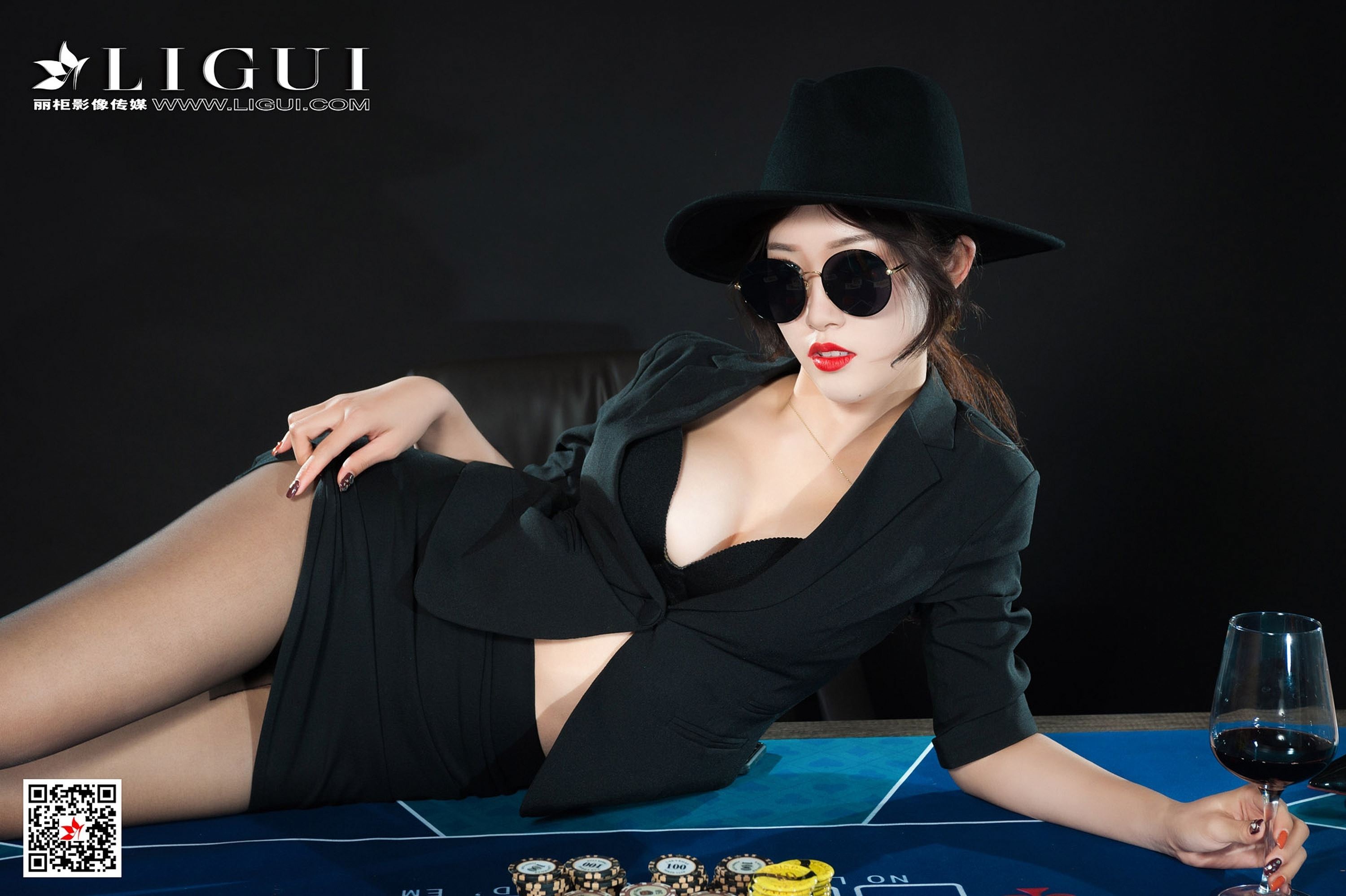 [ligui cabinet] November 19, 2018 model Xiaoxiao