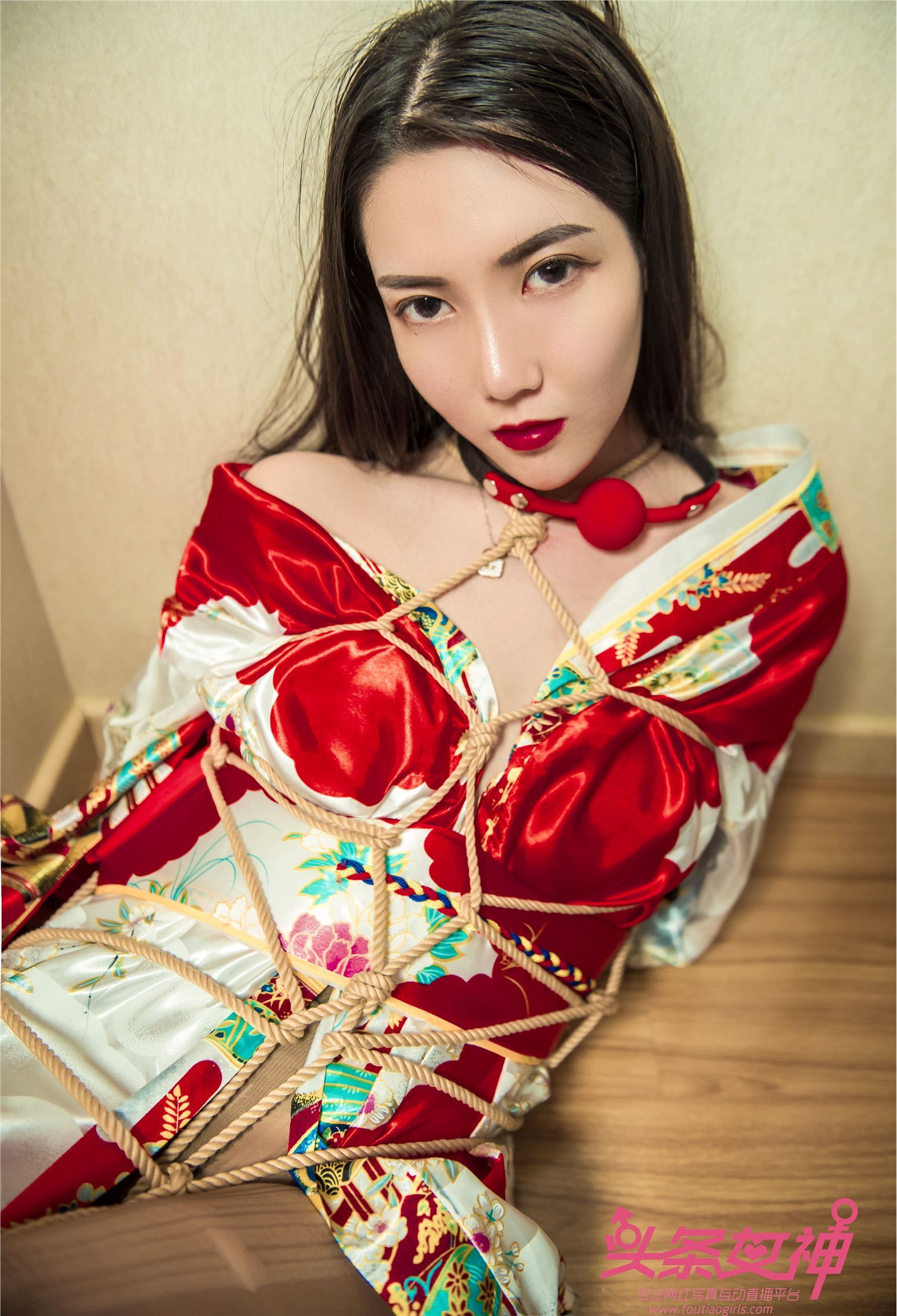 [Toutiao headline goddess] Han Xiaxi special car model on April 9, 2018