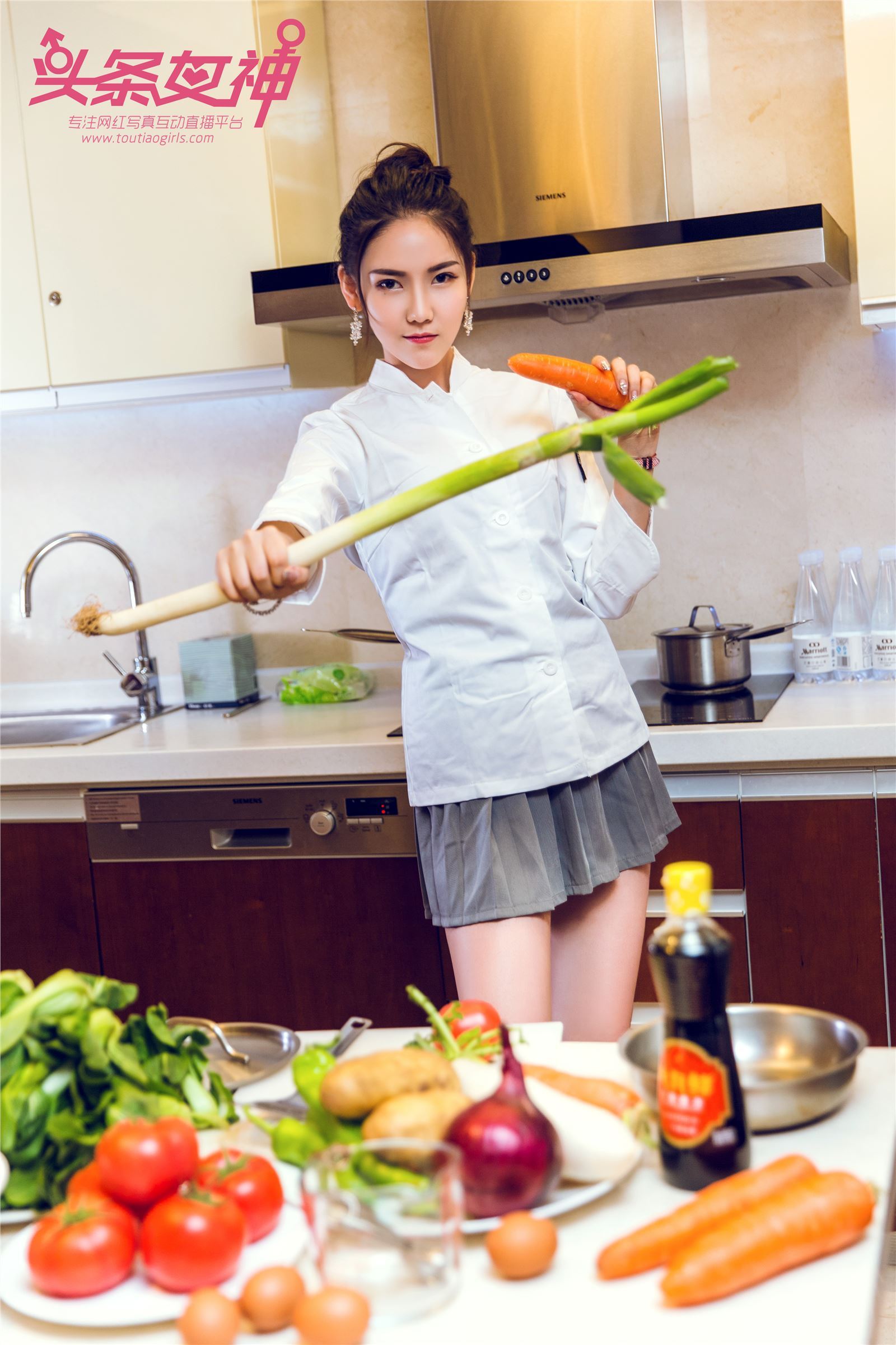 [Toutiao headline goddess] April 24, 2018 Feng Xuejiao, goddess kitchen