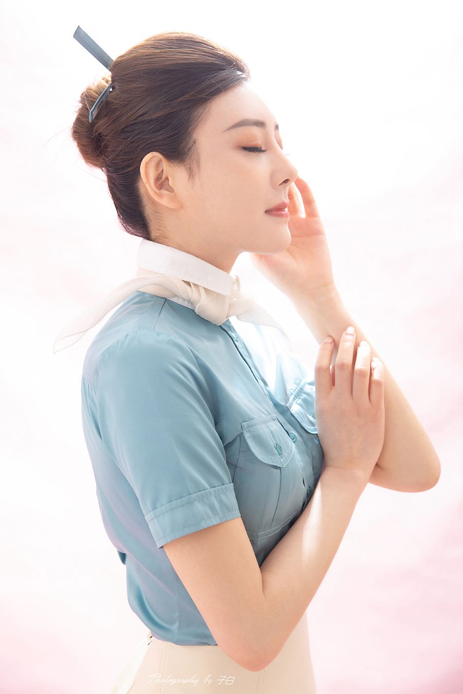 [Toutiao headline goddess] April 1, 2019 cos Korean Air Stewardess