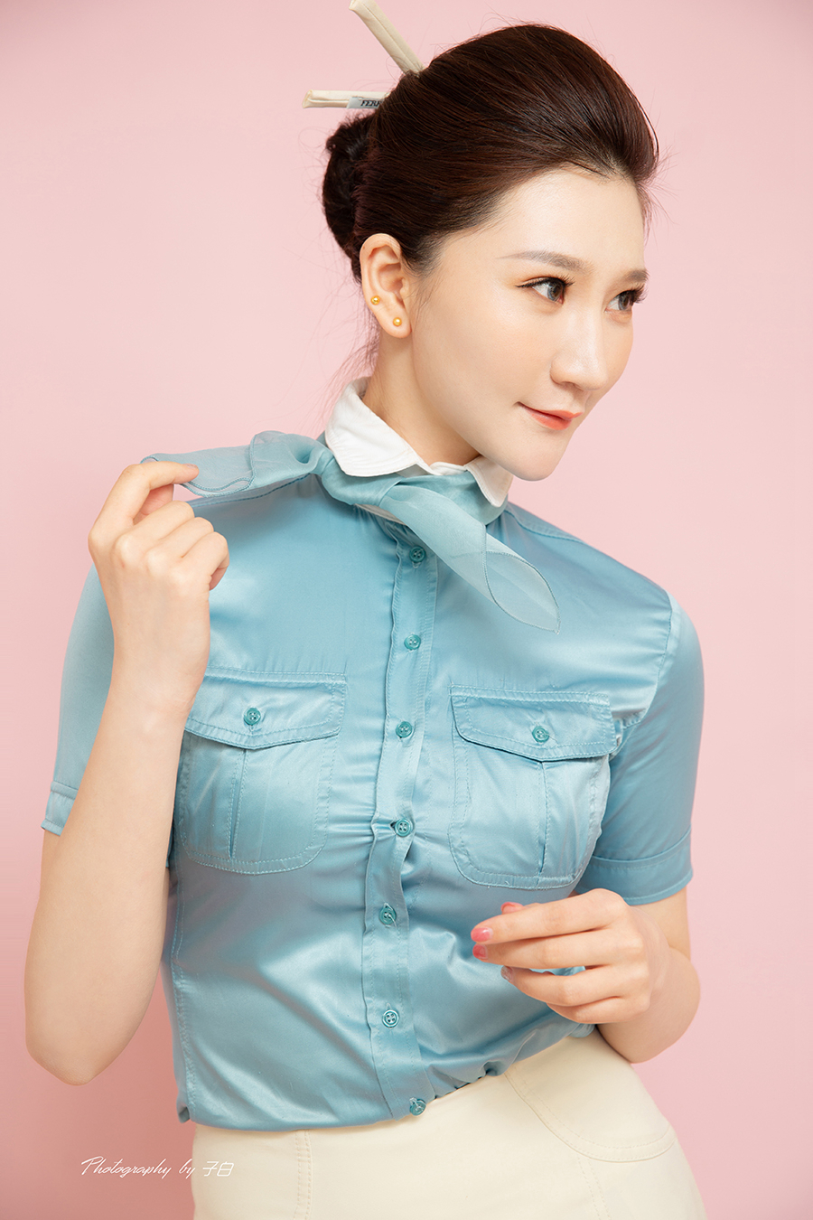 [Toutiao headline goddess] April 1, 2019 cos Korean Air Stewardess