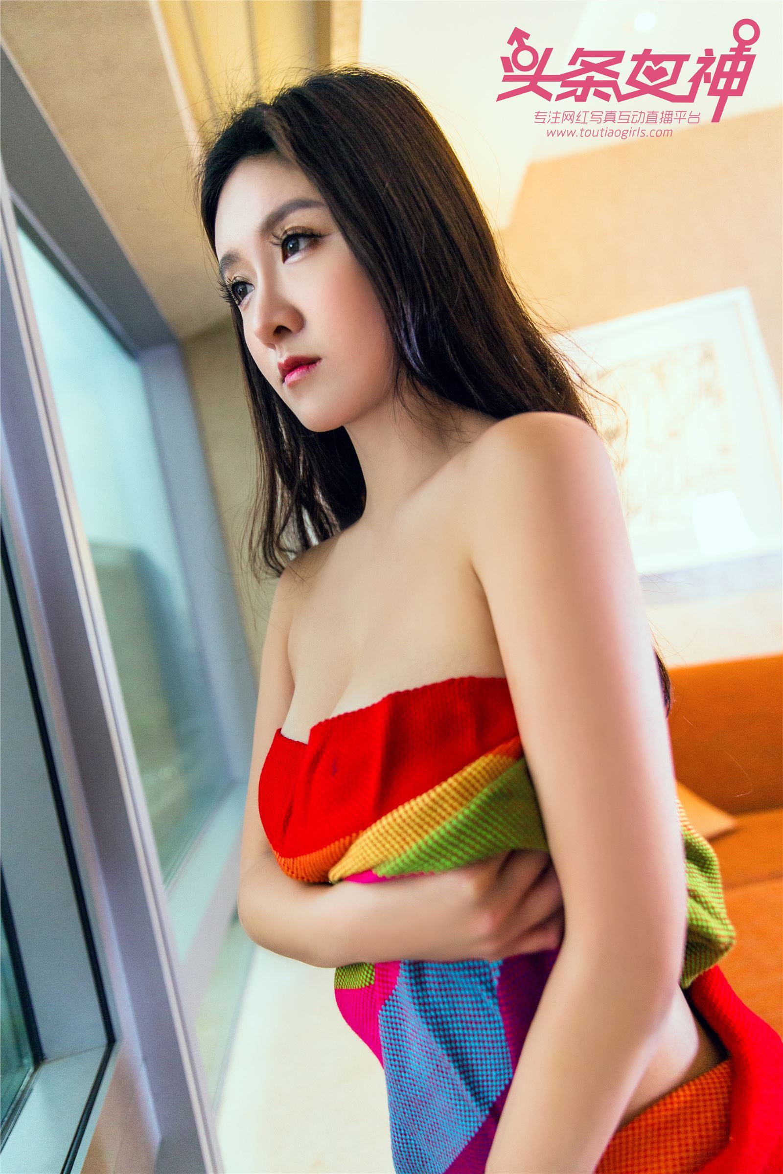 [Toutiao headline goddess] March 16, 2018 No.568 Janny flower house girl