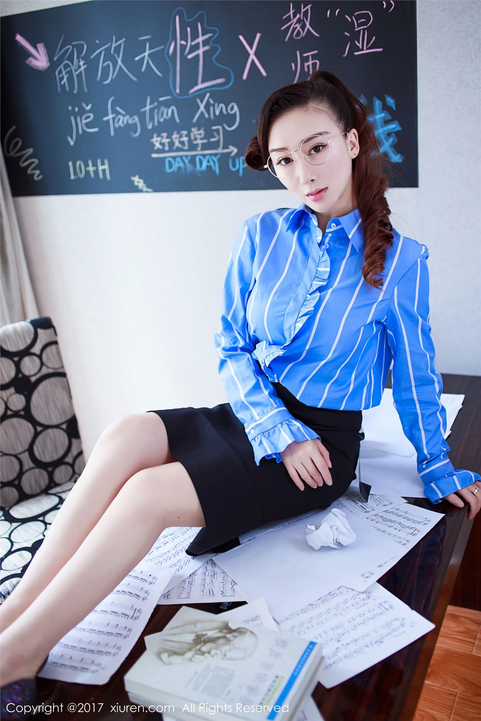 [xiuren.com] photo on November 22, 2017 no.852 teacher ol queen Zou Jingjing