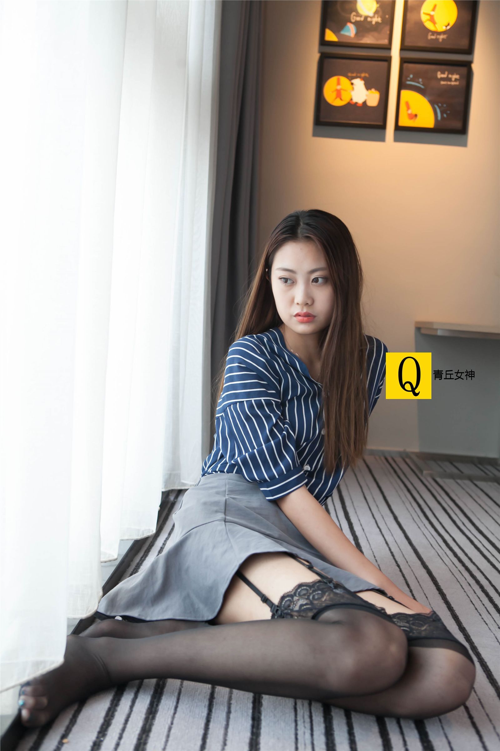 Qingqiu goddess silk stockings leg Series Photo 3