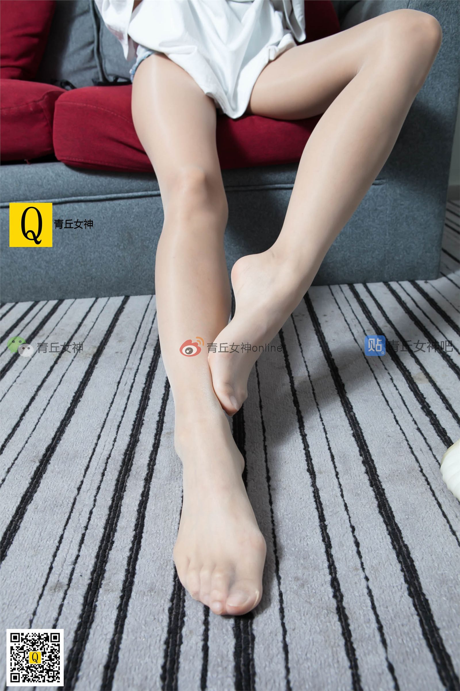 Qingqiu goddess silk stockings leg Series Photo 6