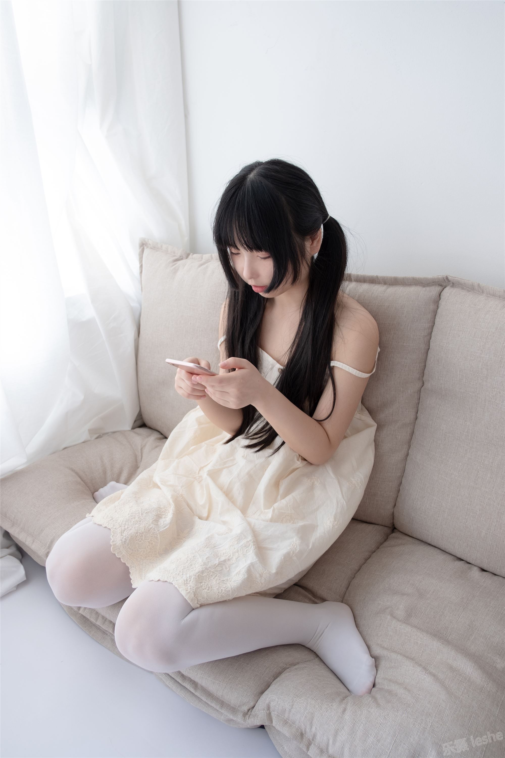 [Sen Luo financial group] lolis foot photo alpha-013 white silk girl playing football