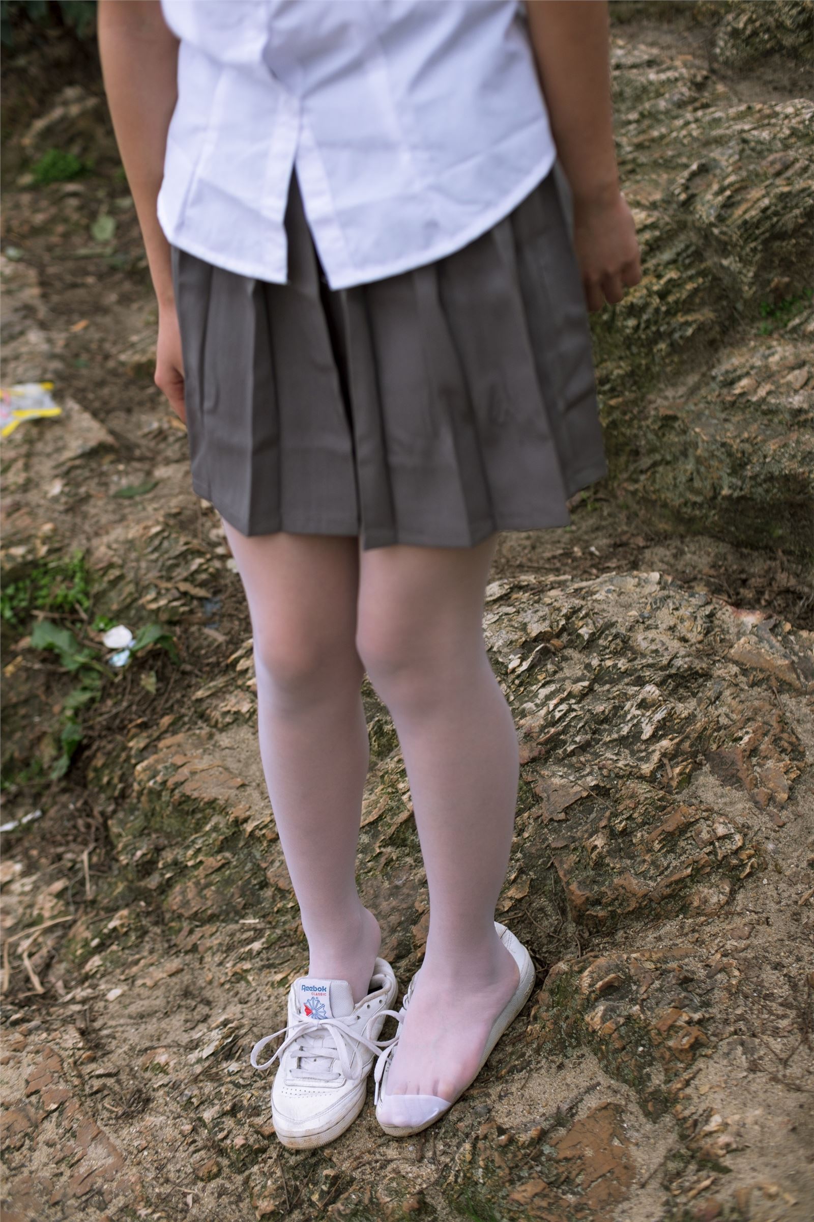森萝财团写真 - [BETA-014] 学生妹的外拍写真
