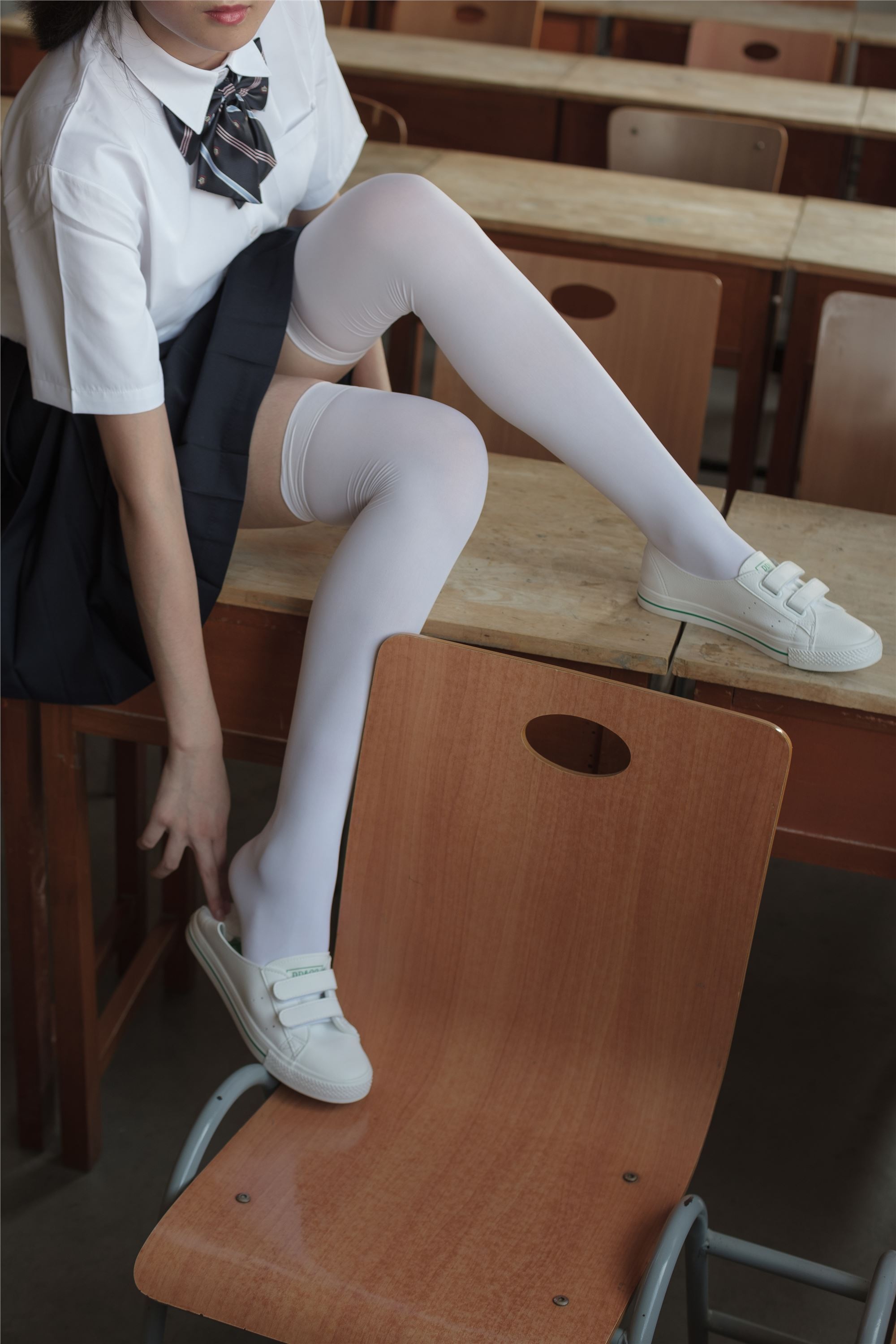 [Sen Luo consortium] lolis foot photo beta-022