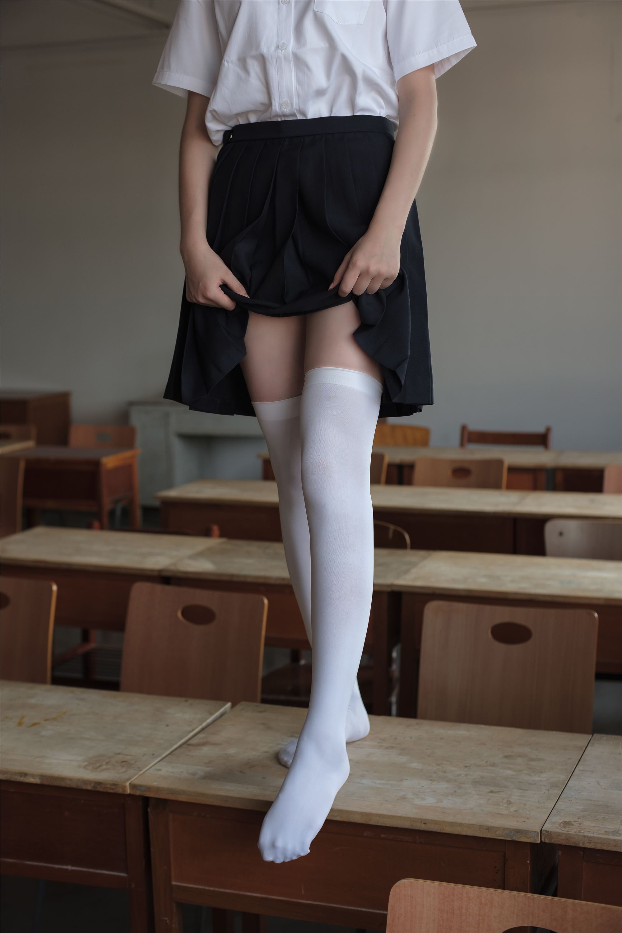 [Sen Luo consortium] lolis foot photo beta-022