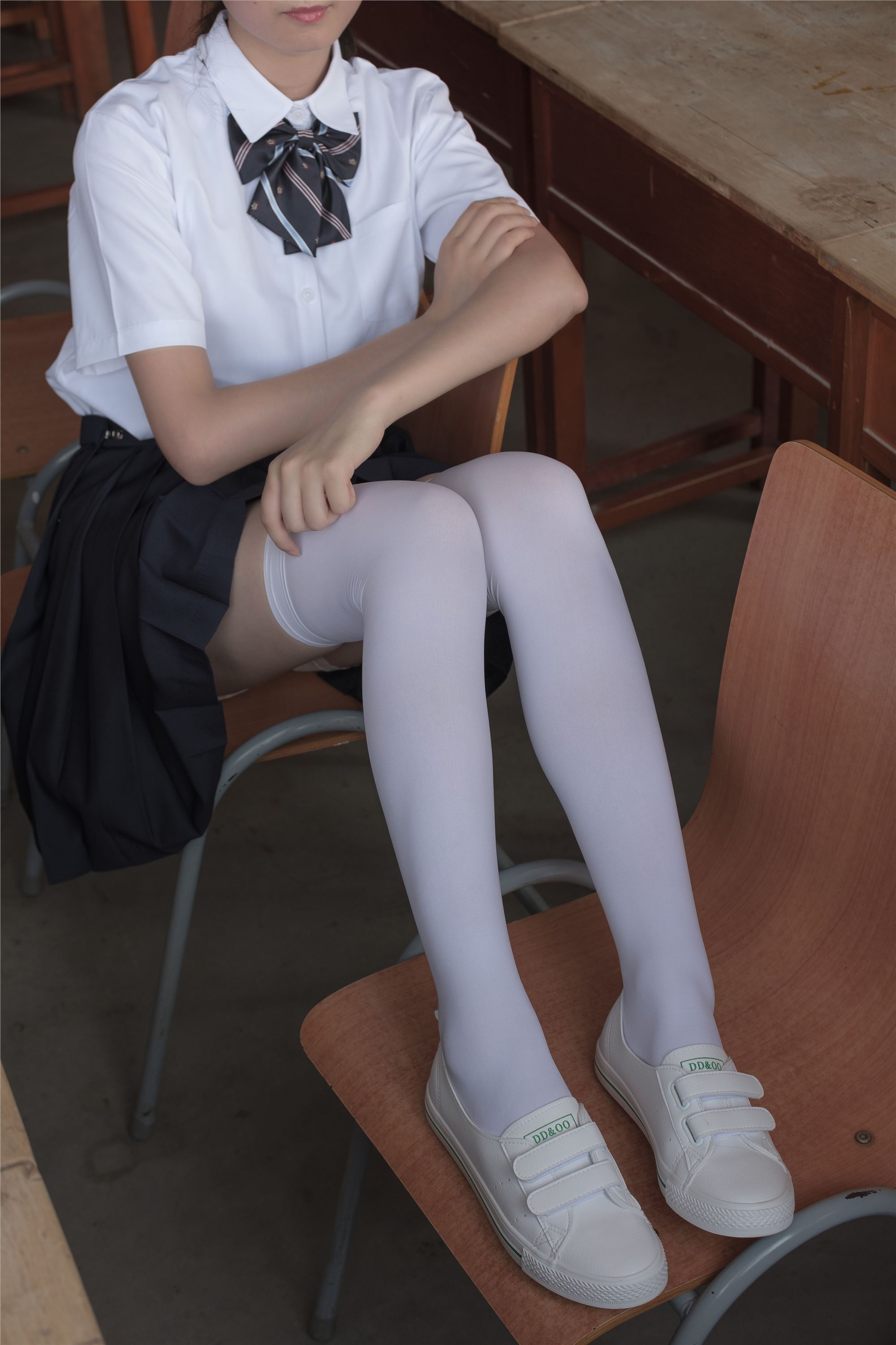 [Sen Luo consortium] lolis foot photo beta-022